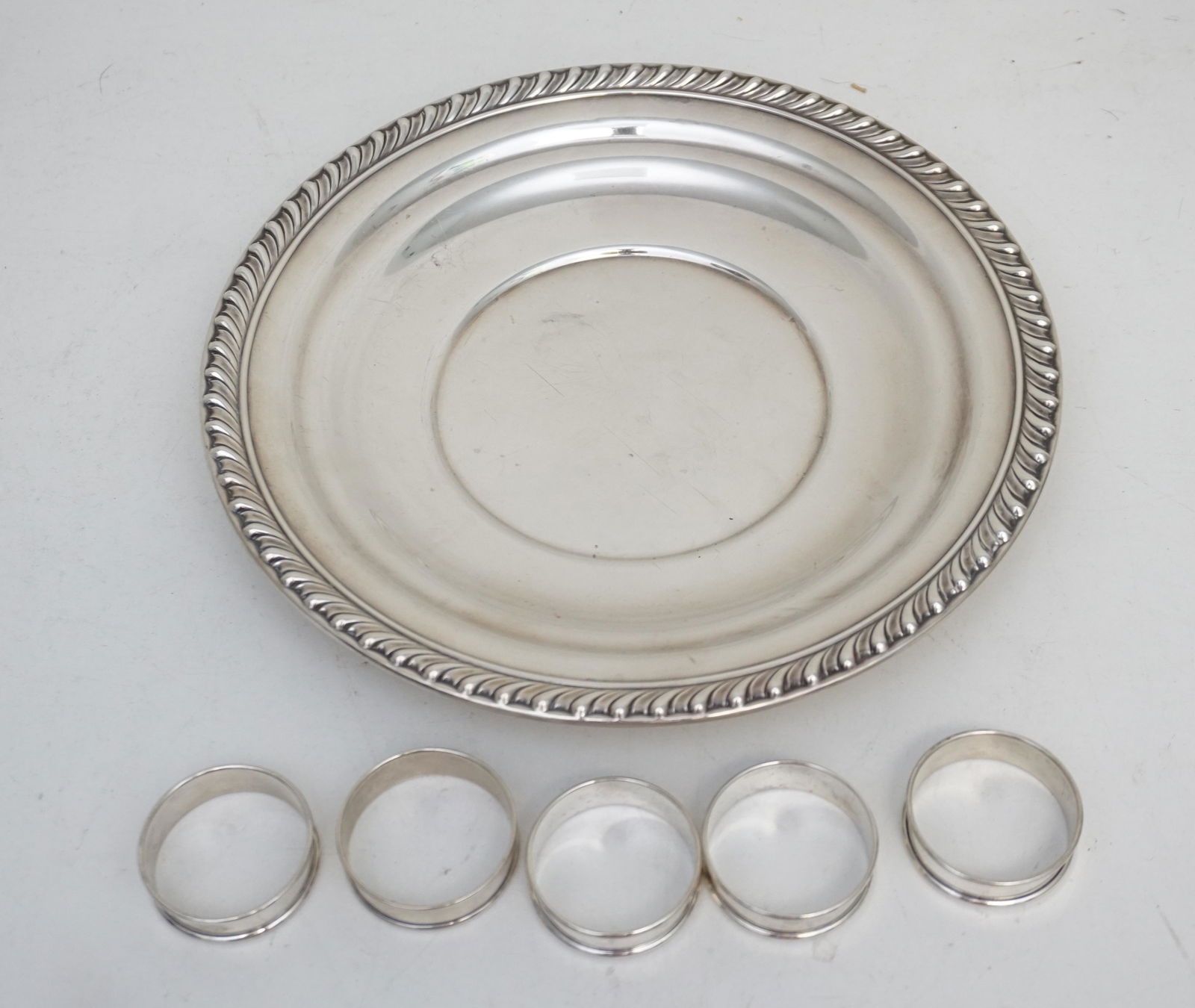6 PC STERLING PLATE & NAPKIN RINGS (1 of 5)