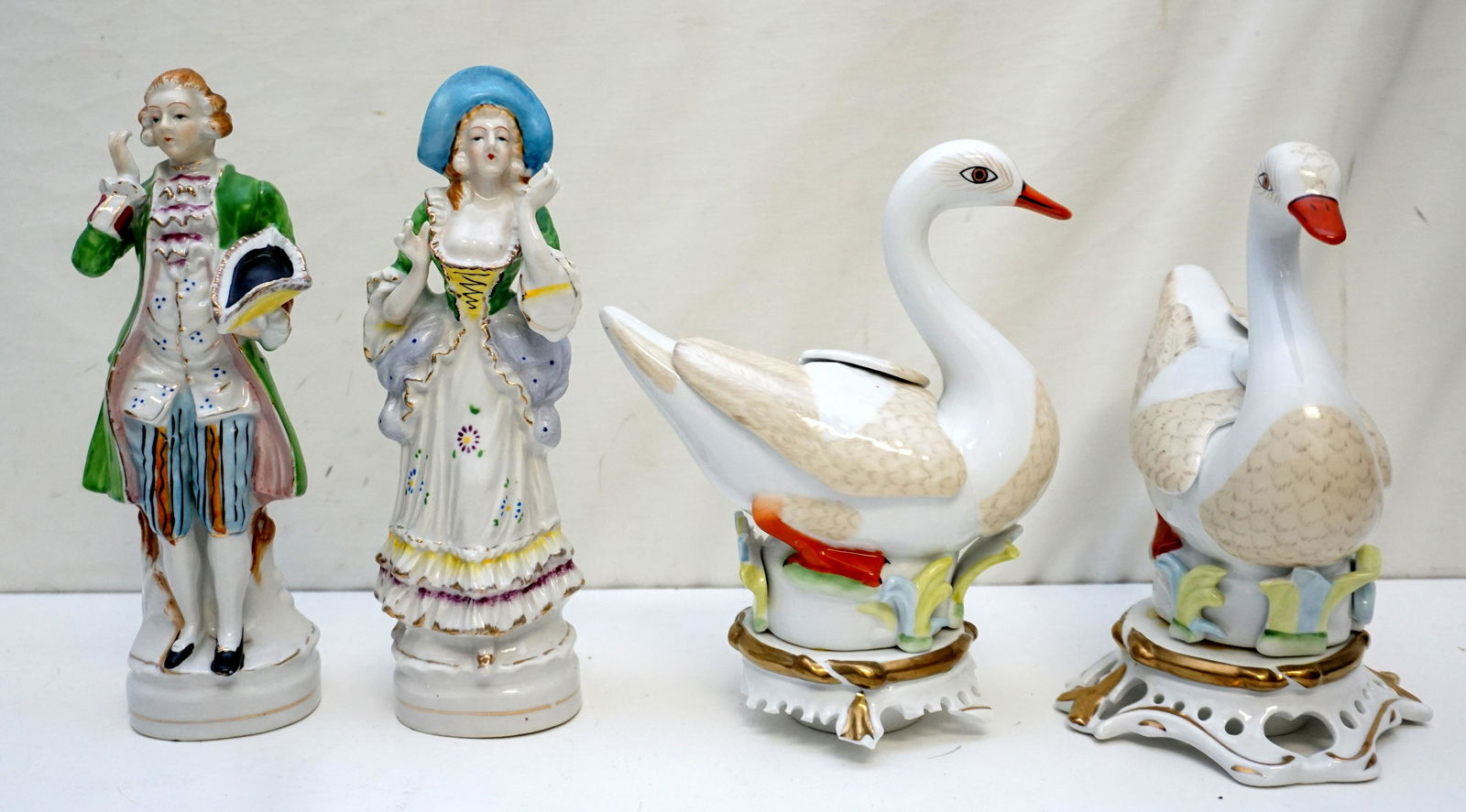 4 PC PORCELAIN CHELSEA HOUSE PLUS (1 of 10)