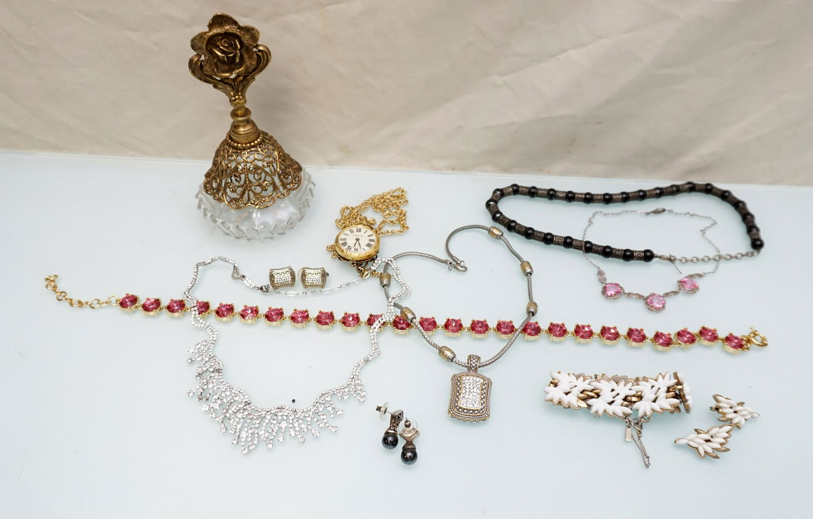 10 pc VINTAGE PERFUME & JEWELRY (1 of 5)