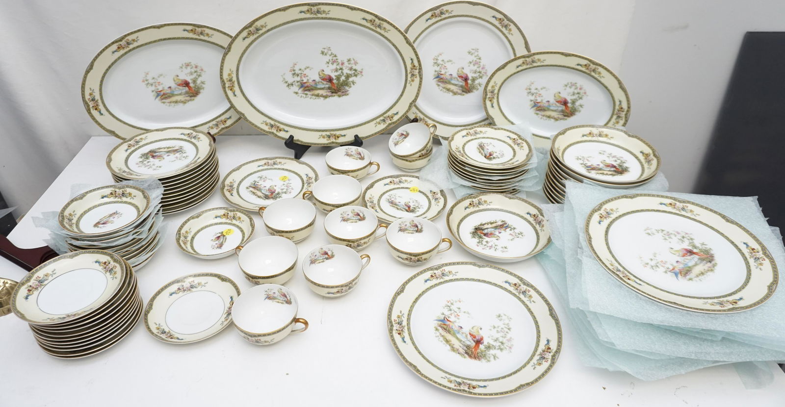 95 pc NORITAKE WINDSOR SRVC FOR 12 (1 of 13)