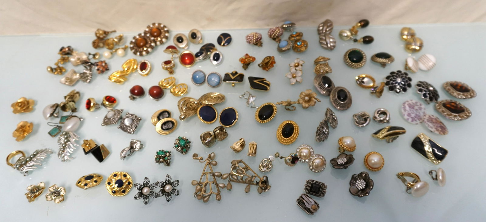 65 PAIR COSTUME JEWELRY EARRINGS (1 of 9)