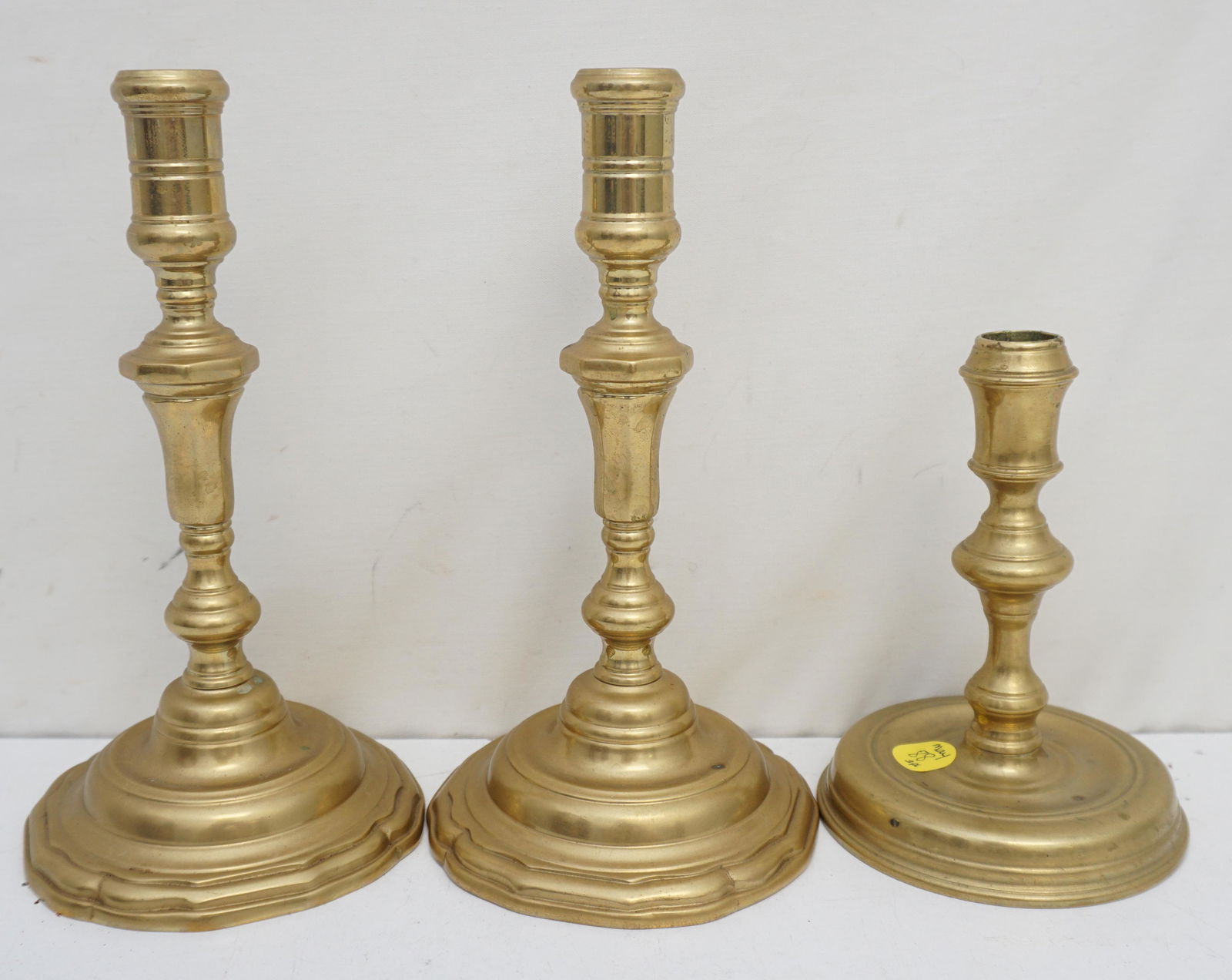 3 SOLID BRASS WILLIAMSBURG CANDLESTICKS (1 of 7)