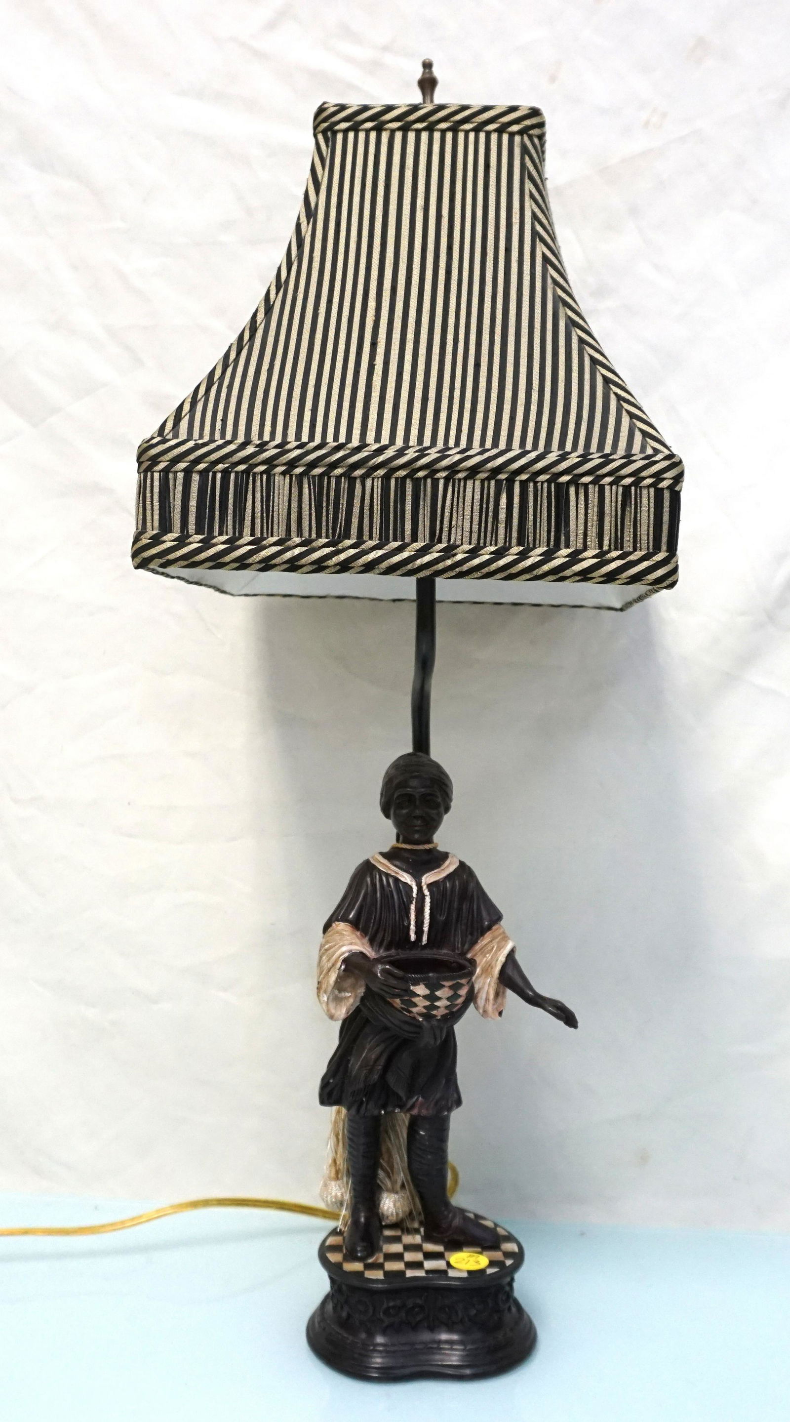 BRONZED FIGURAL VENETIAN STYLE LAMP (1 of 7)