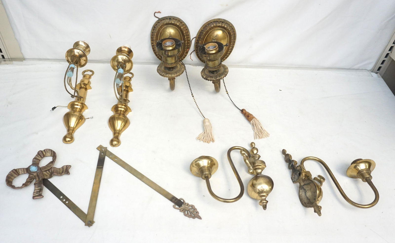 7 PC VTG BRASS WALL SCONCES (1 of 9)