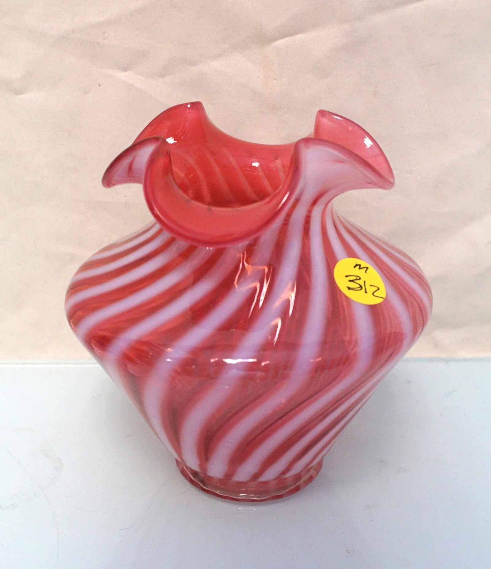 FENTON CRANBERRY SWIRL OPTIC VASE (1 of 2)