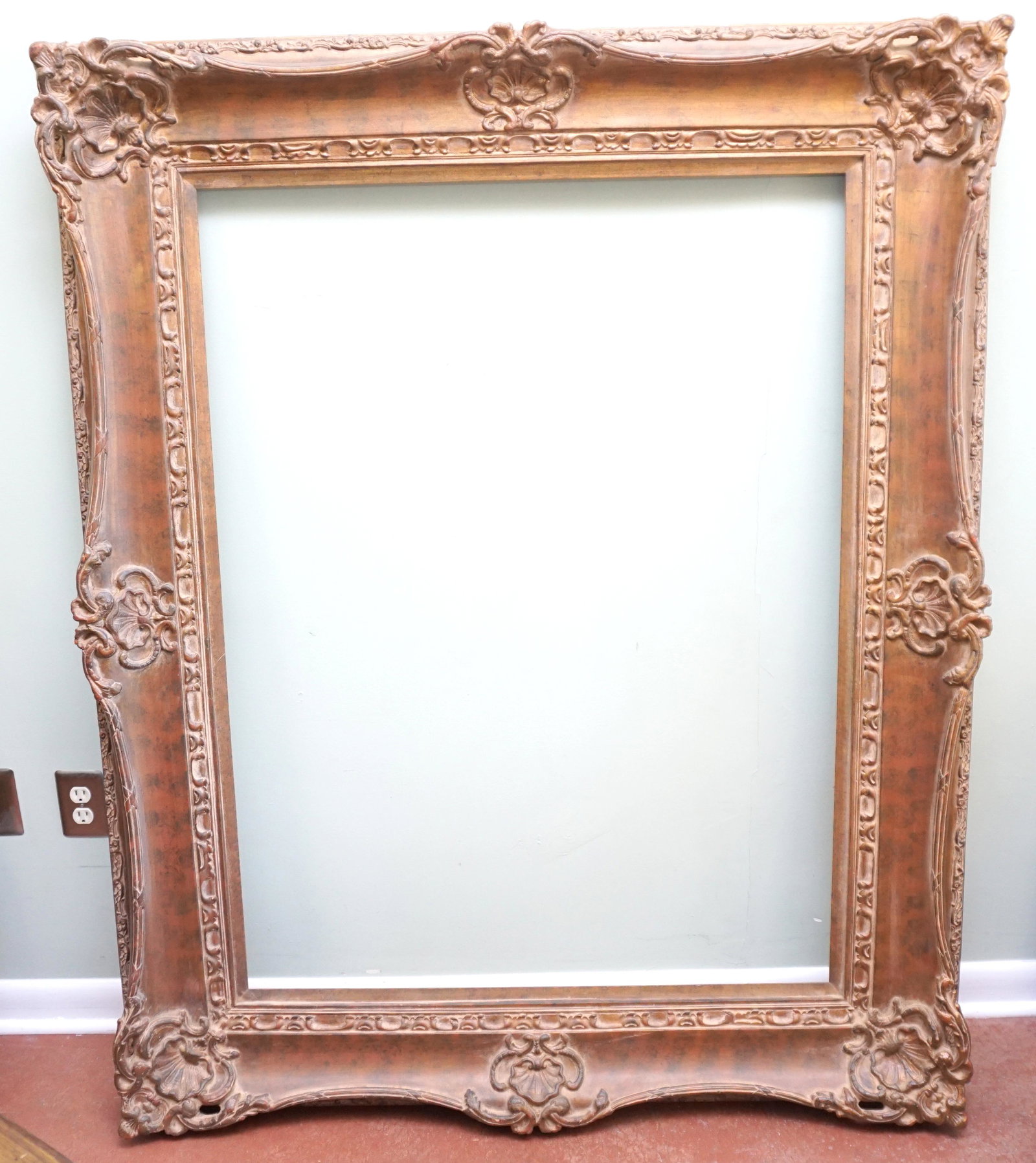 MONUMENTAL GILT WOOD FRAME (1 of 7)