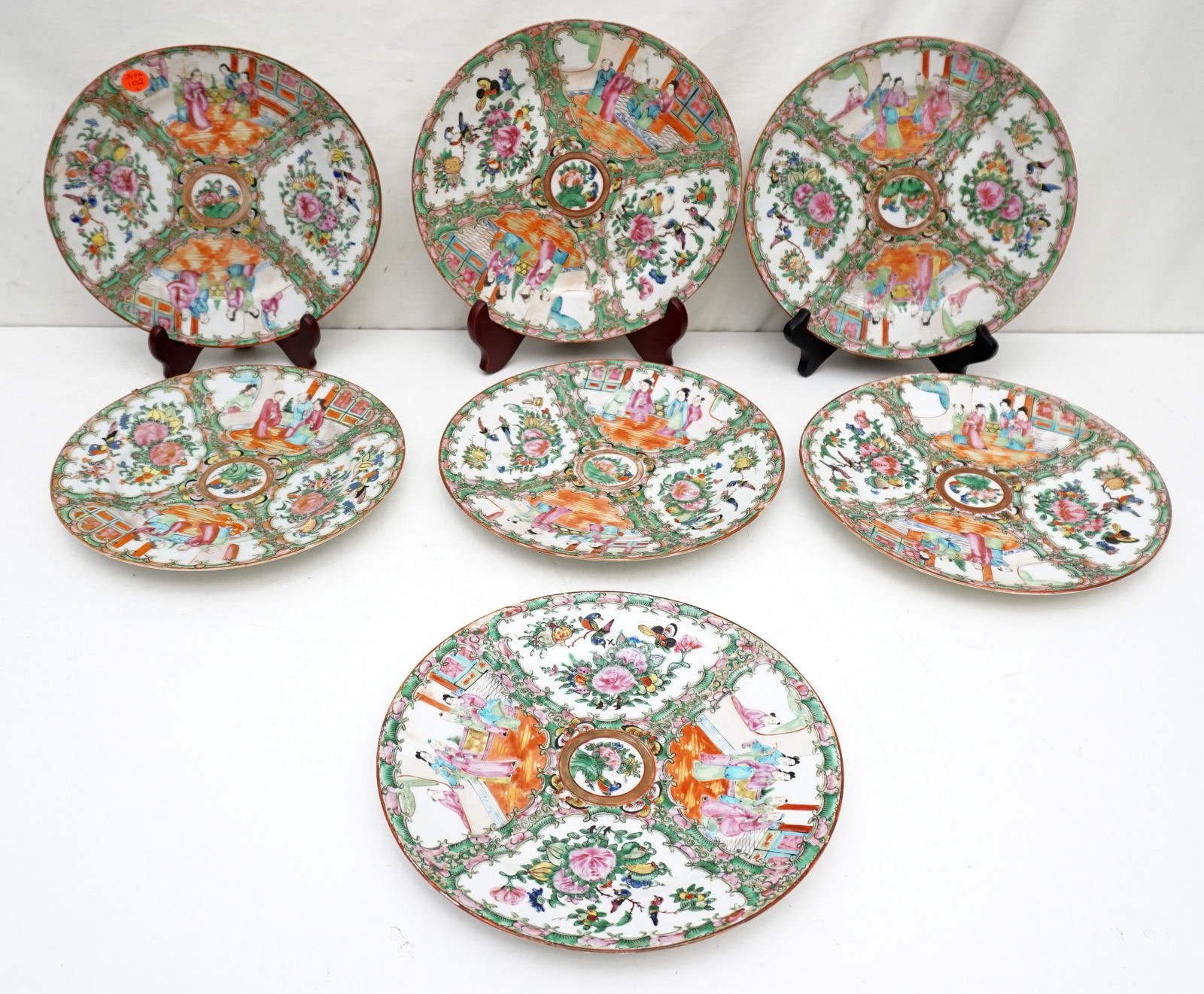 7 ROSE MEDALLION PLATES (1 of 5)