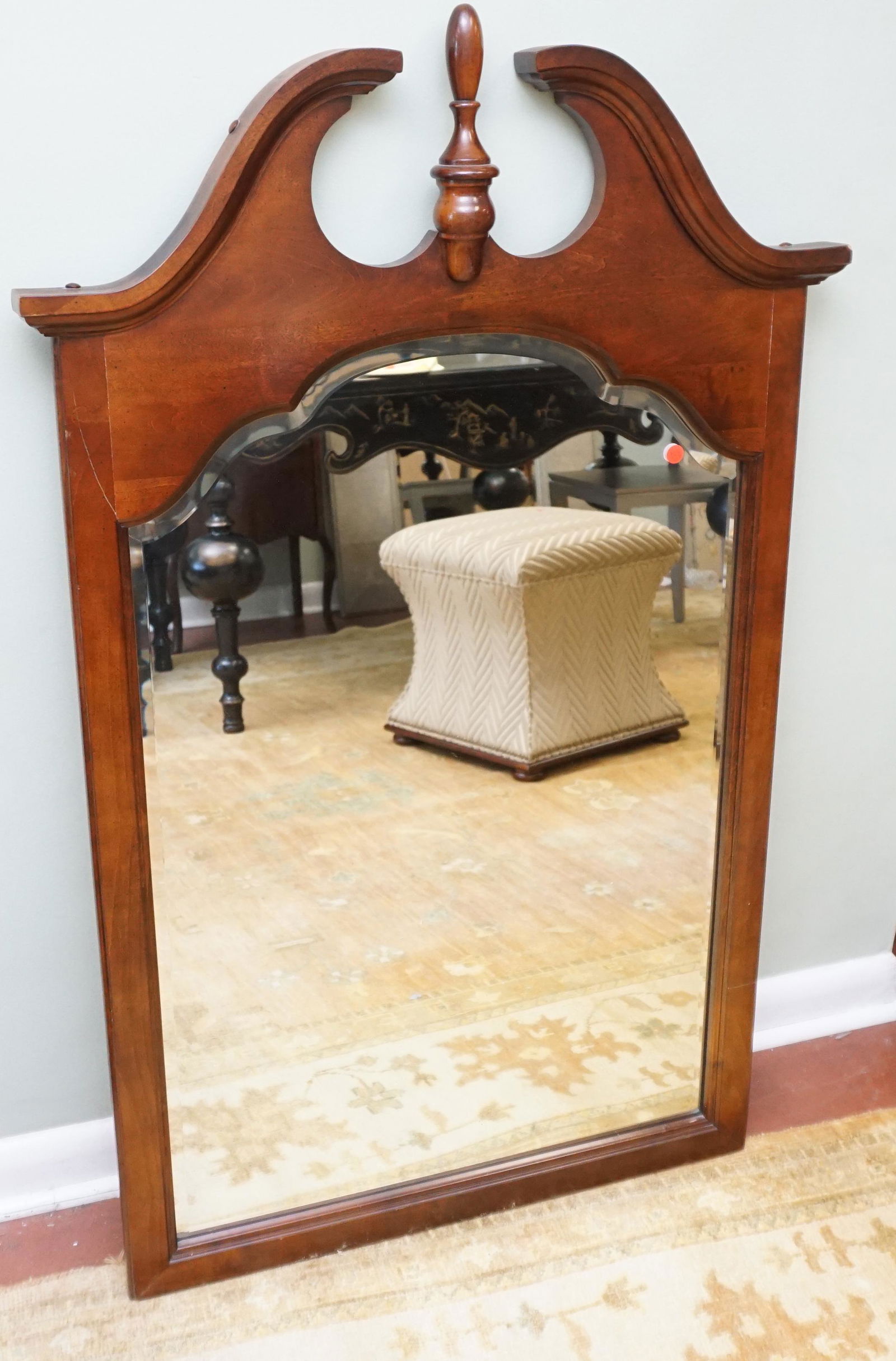 LARGE VINTAGE SHERATON STYLE MIRROR (1 of 4)