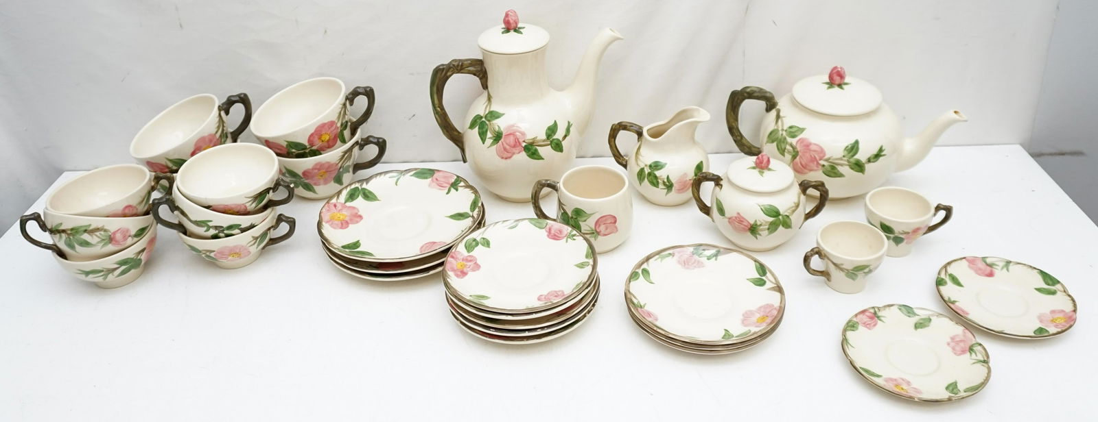 30 pc FRANCISCAN DESERT ROSE COFFEE - TEA (1 of 9)