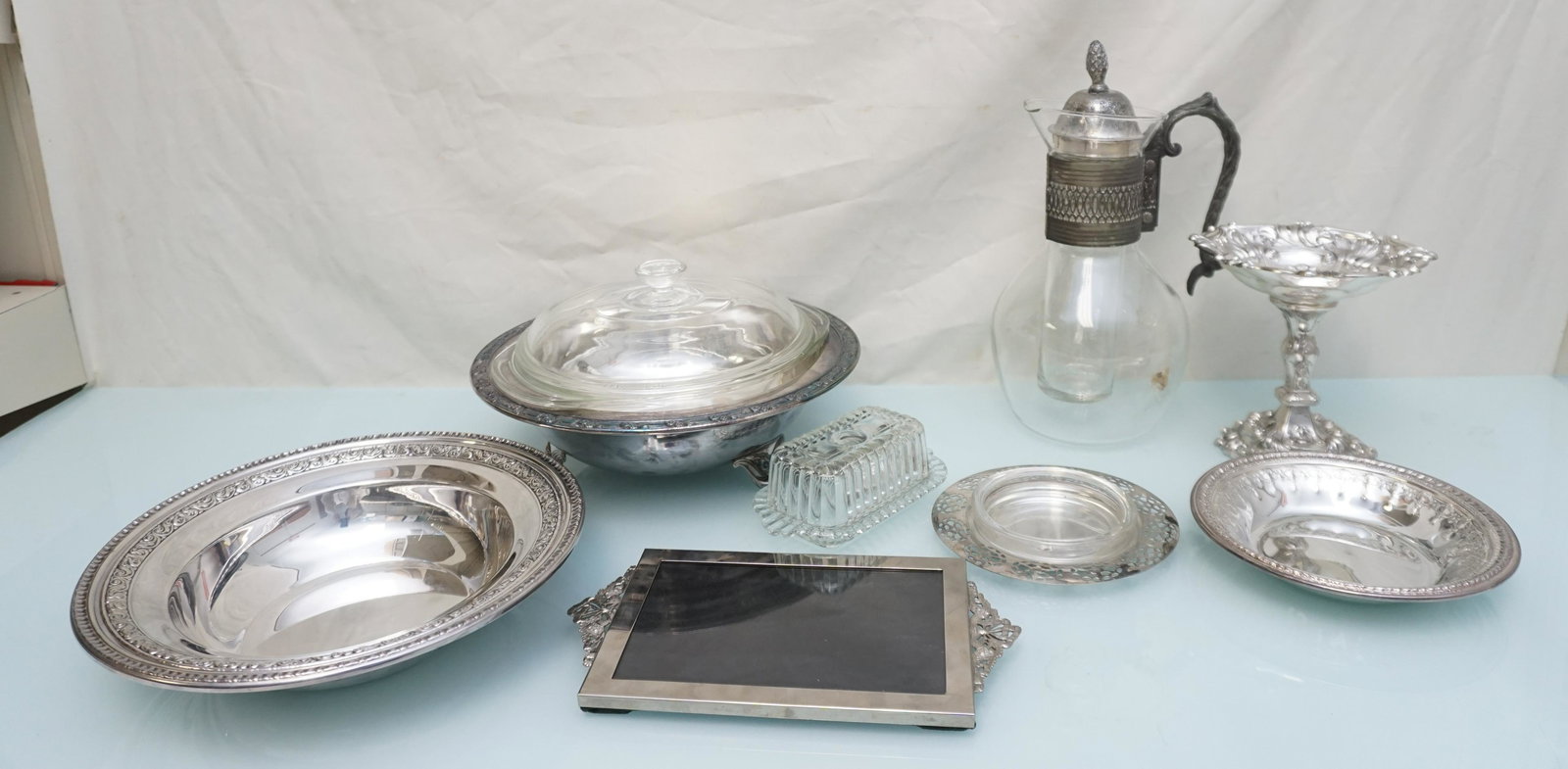 8 pc ORNATE SILVERPLATE BOWLS - COMPOTE - GLASS (1 of 7)