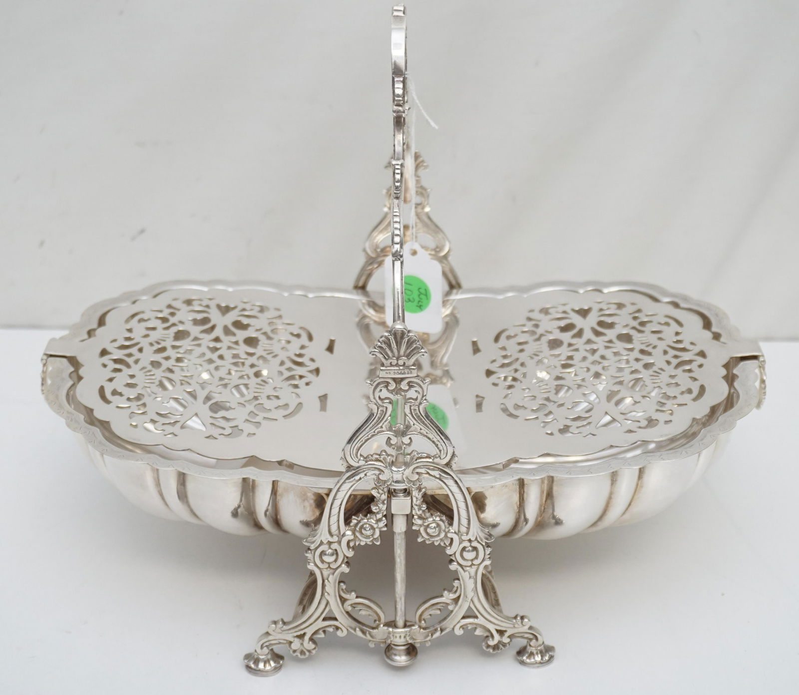 ENGLISH SILVERPLATE BISCUIT BOX BY ALEXANDER CLARK (1 of 7)