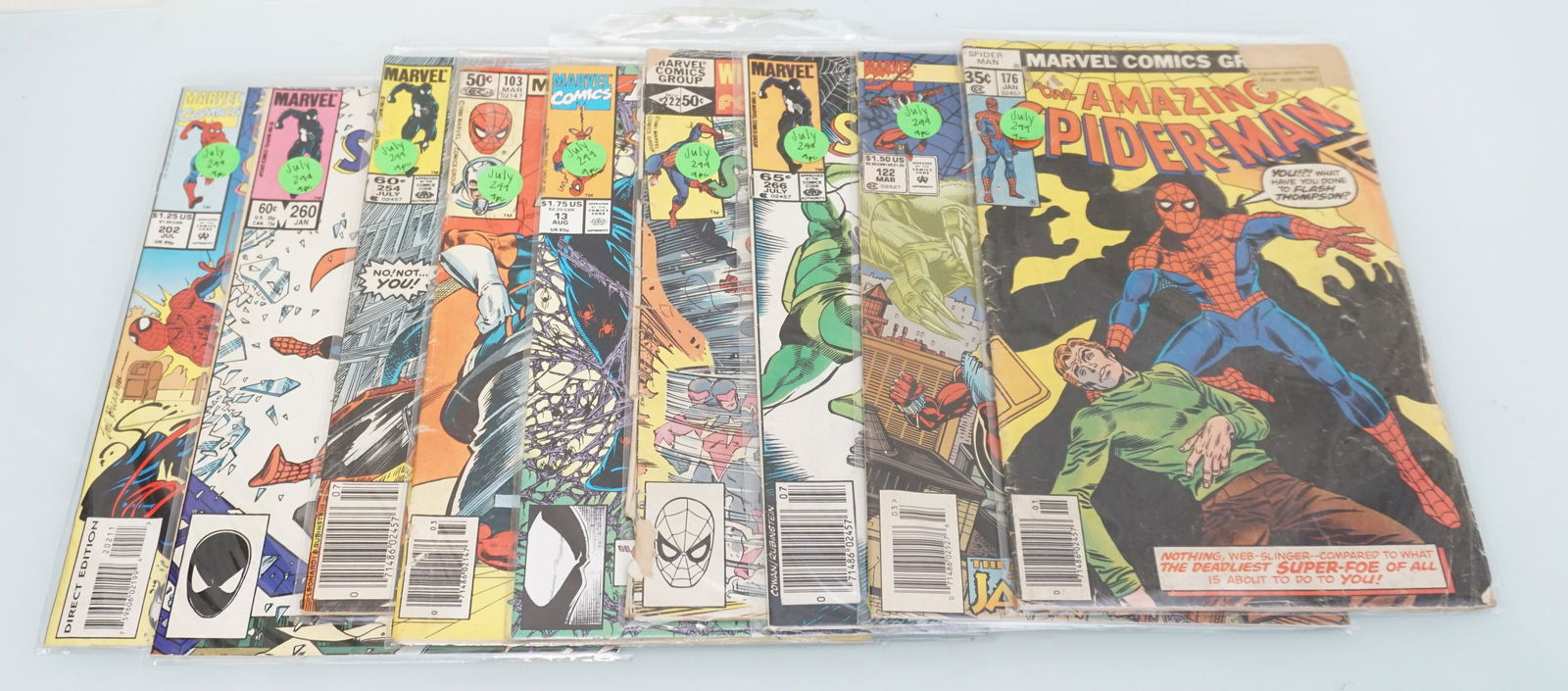 9 VINTAGE SPIDERMAN COMICS (1 of 4)