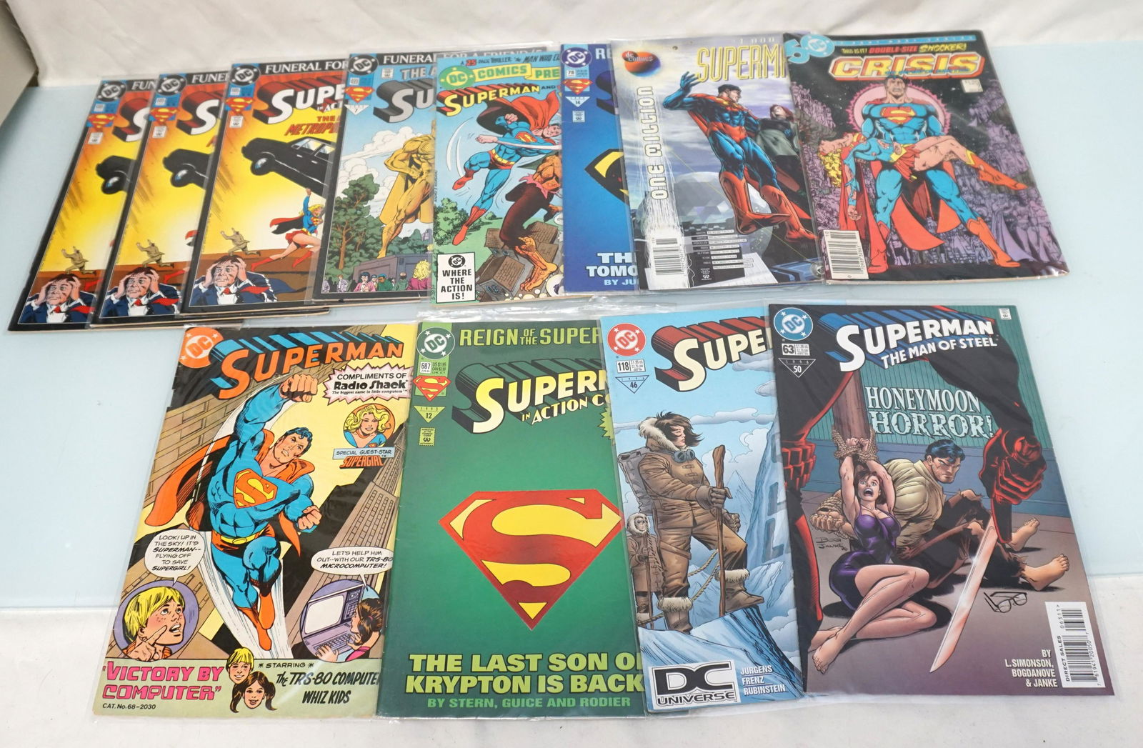 12 SUPERMAN COLLECTIBLE DC COMICS (1 of 3)
