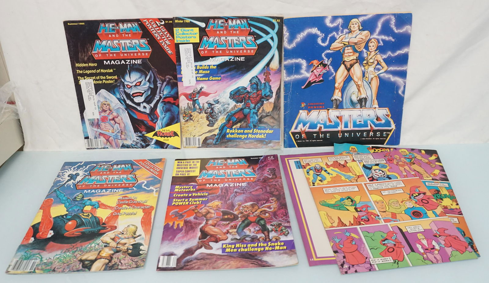5 HE MAN COMICS + 2 POSTERS HE MAN AND THE MASTERS OF THE UNIVERSE (1 of 5)