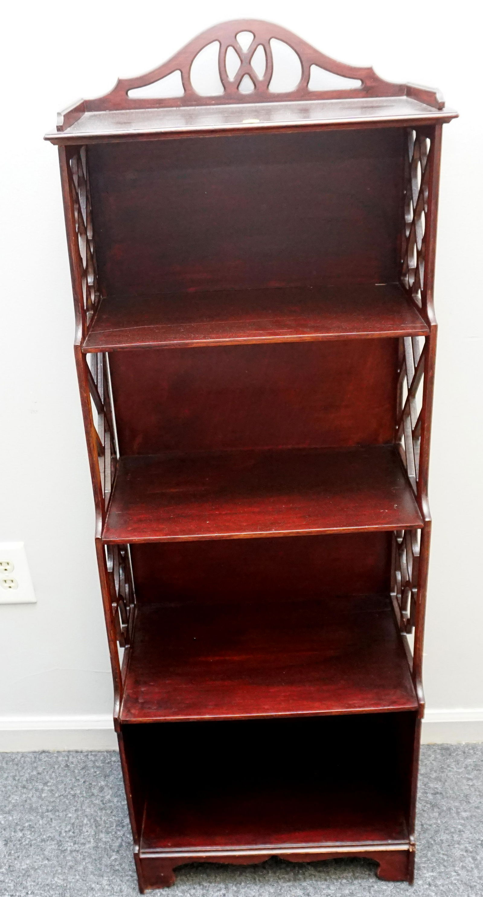 VICTORIAN CARVED 5 SHELF ETAGERE / WHATNOT SHELF (1 of 5)