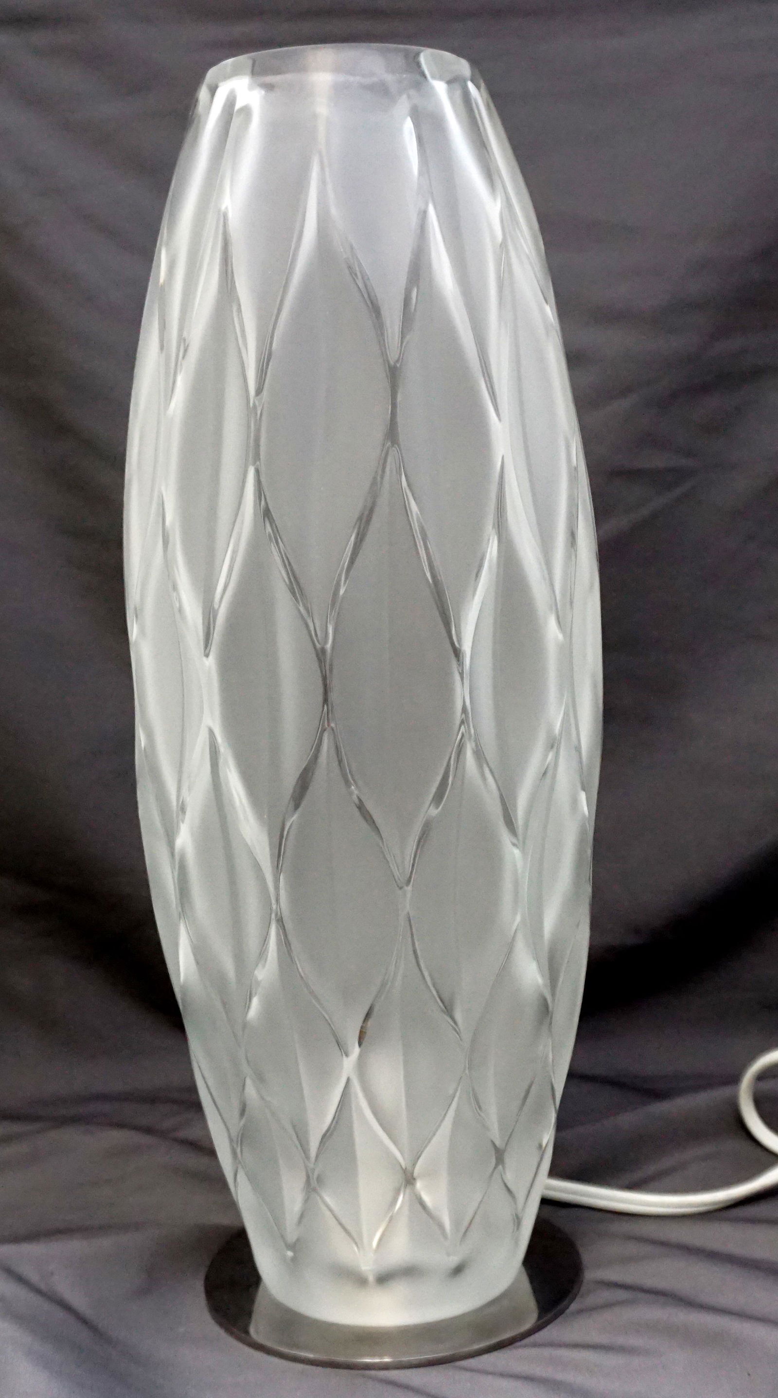 LALIQUE CRYSTAL VIBRATION LAMP (1 of 7)