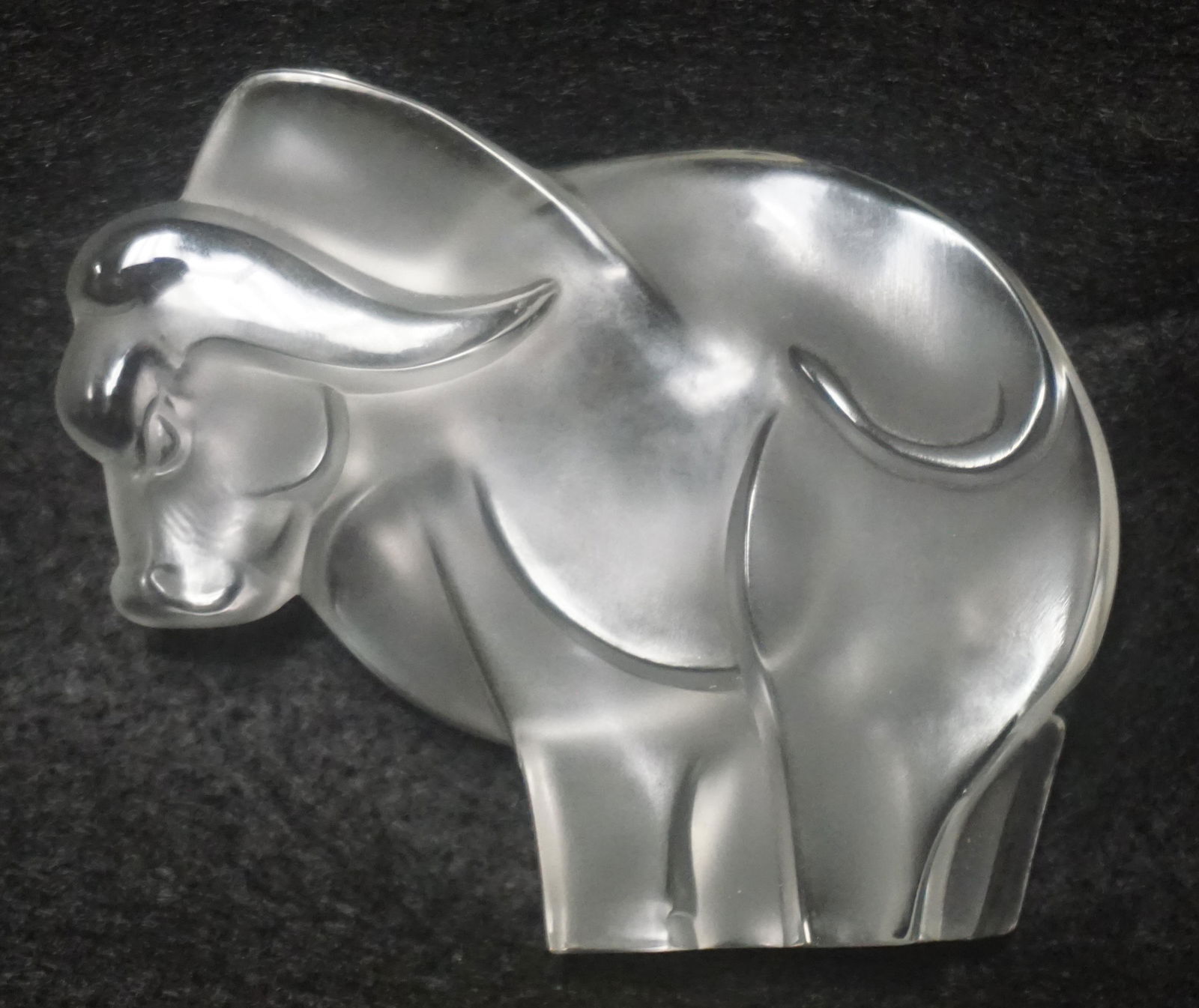 LALIQUE CRYSTAL BUFFALO / OX (1 of 3)