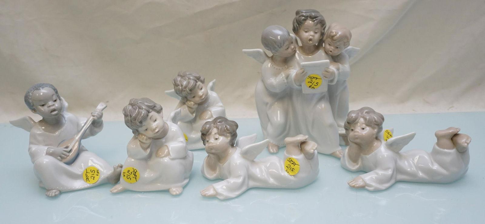 SIX (6) LLADRO PORCELAIN ANGELS INCL CHOIR (1 of 5)