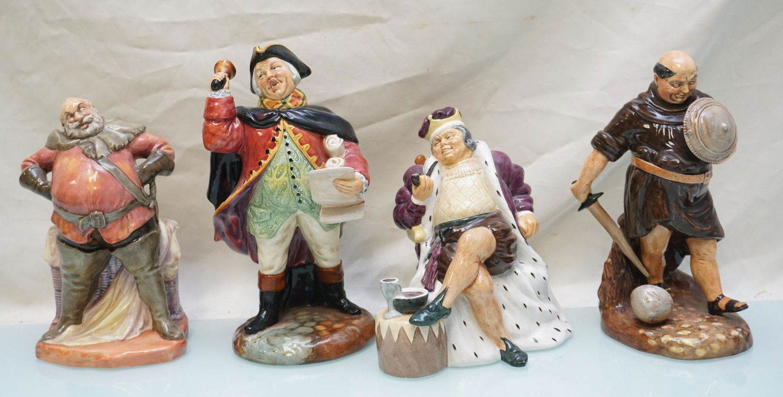 4 VINTAGE ROYAL DOULTON FIGURINES (1 of 9)