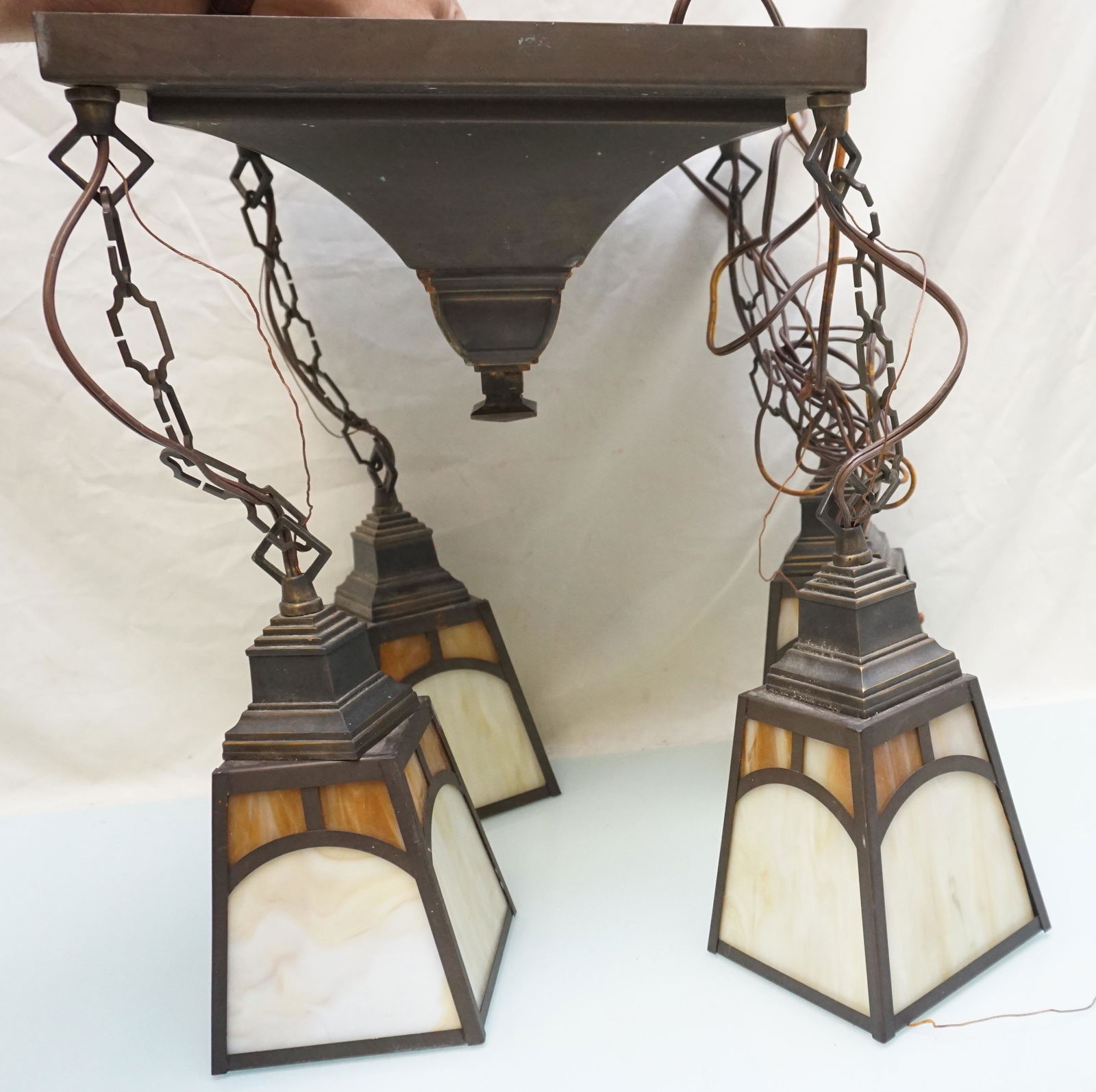 AMERICAN MISSION STYLE 4 LIGHT CHANDELIER (1 of 5)