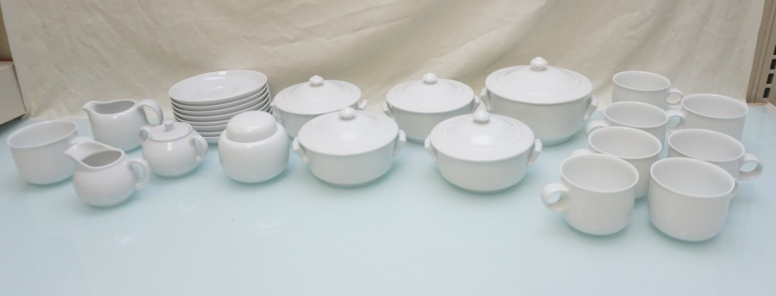 25 pc HUTSCHENREUTHER - APLICO- ARZBURG WHITEWARE: 25 Piece Vintage Whiteware. 1- 18 Pc MCM Hutschenreuther Germany Bianca Tavola 8 Cups, 8 Saucers and Cream & Sugar. 2- Aplico France Whiteware 4 Individual Covered Casseroles, each 4 3/4" and 1 Covere