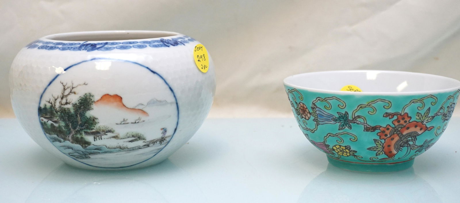 2 VINTAGE CHINESE BOWLS (1 of 9)