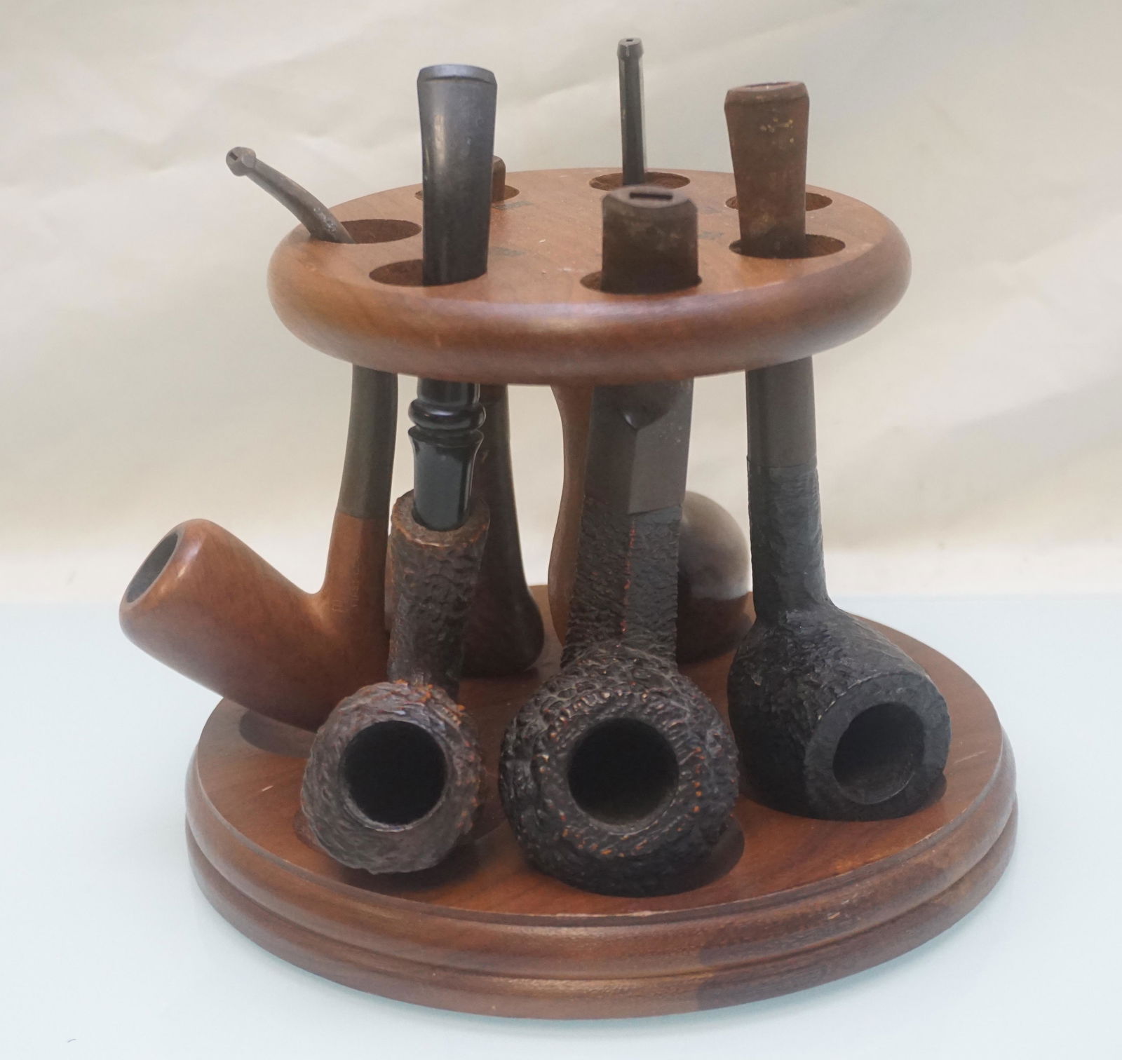 VINTAGE WOOD PIPE STAND & 6 BRIARWOOD PIPES (1 of 4)