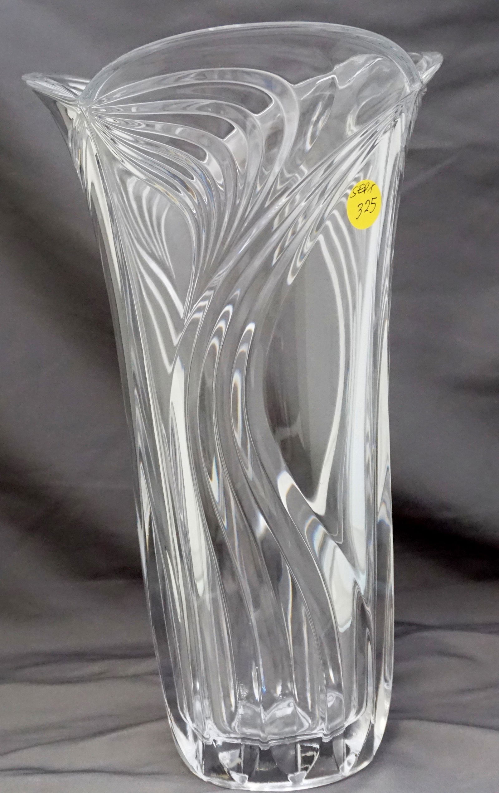LARGE BLOCK CRYSTAL HORIZON FLOWER VASE (1 of 6)