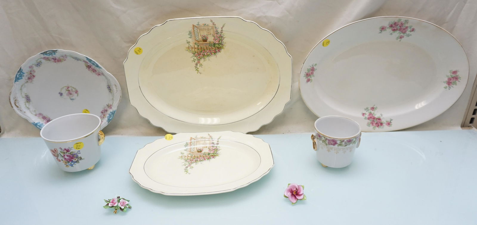 8 PC CHINA PLATTERS -CACHE POTS - BROOCHES (1 of 10)