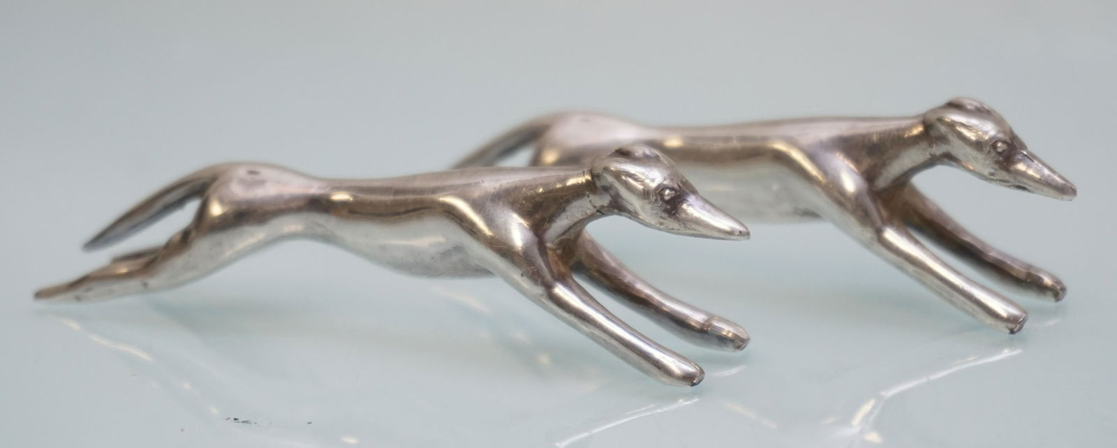 PAIR OF ART DECO GREYHOUND KNIFE RESTS (1 of 7)