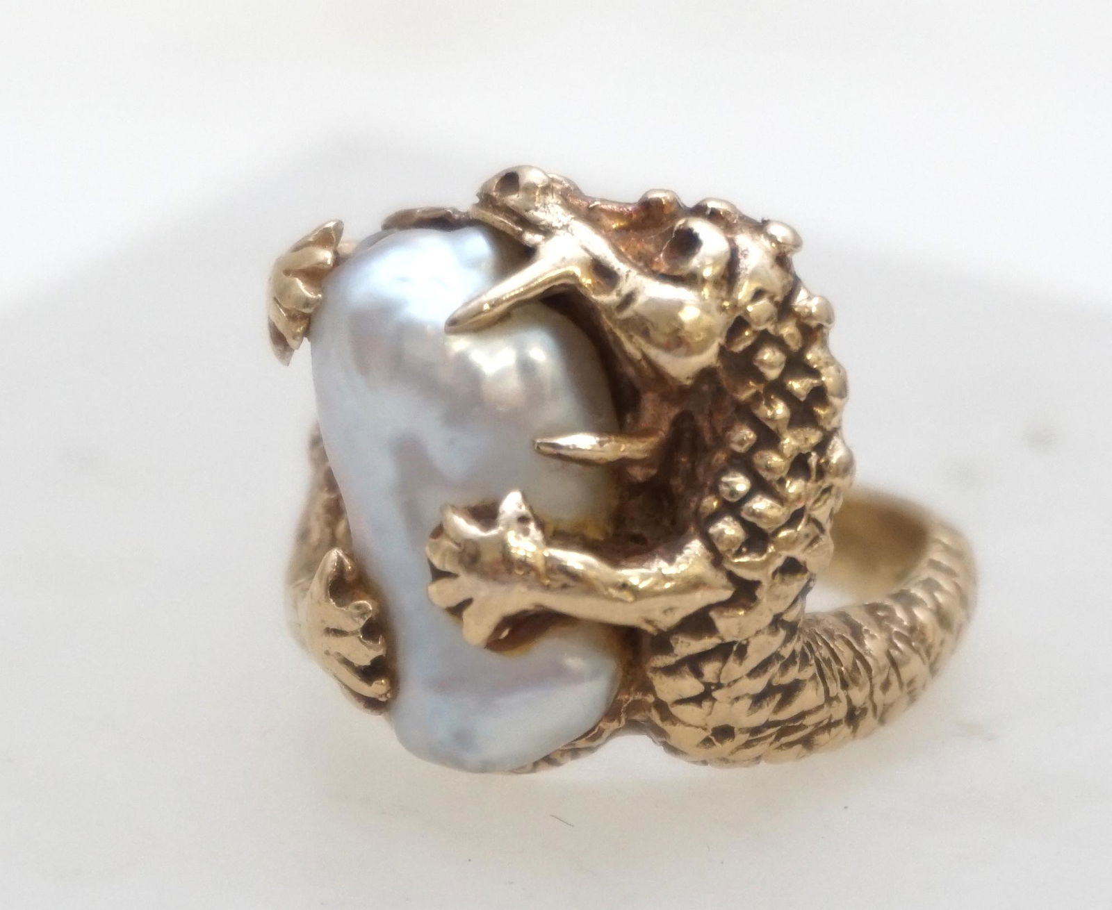 14KT GOLD ESTATE DRAGON MOTIF BAROQUE PEARL RING (SZ 5.5) (1 of 6)