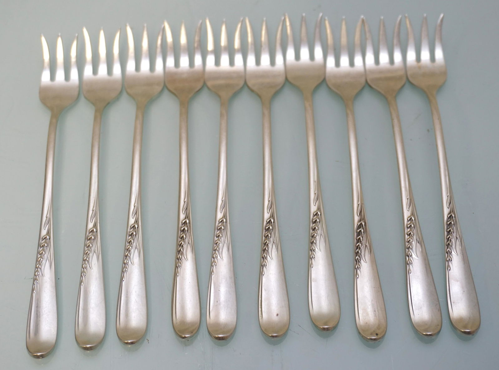 10 STERLING SILVER WHEAT SEAFOOD FORKS (1 of 3)
