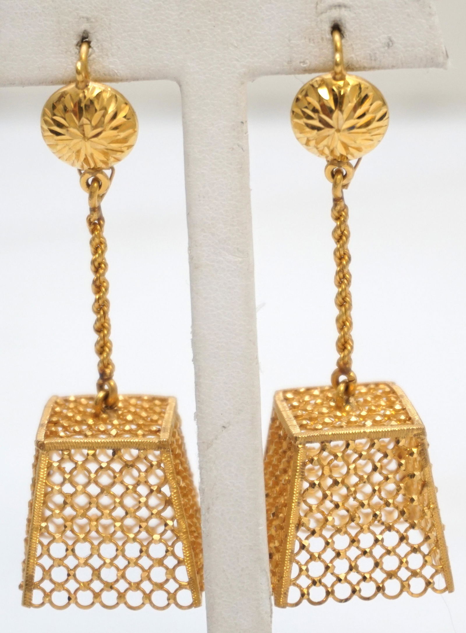 ESTATE 22K YELLOW GOLD DROP STYLE EARRINGS (1 of 5)