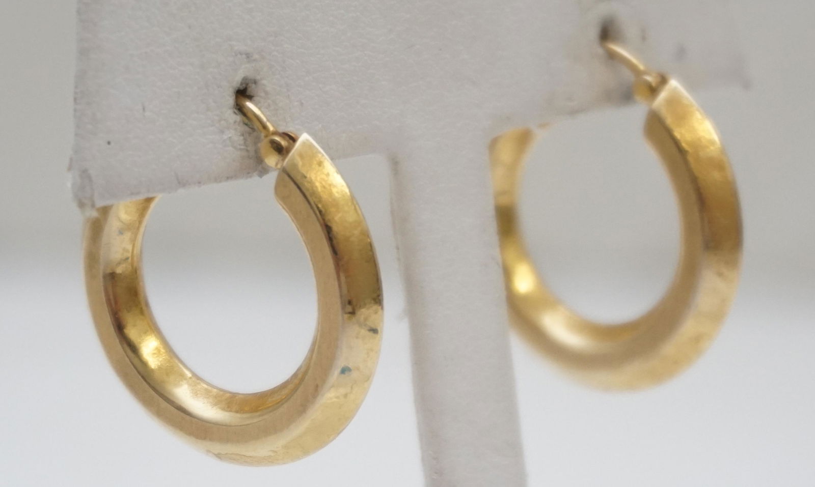 ESTATE 14KT GOLD HOOP EARRINGS (6.00 GRAMS) (1 of 4)