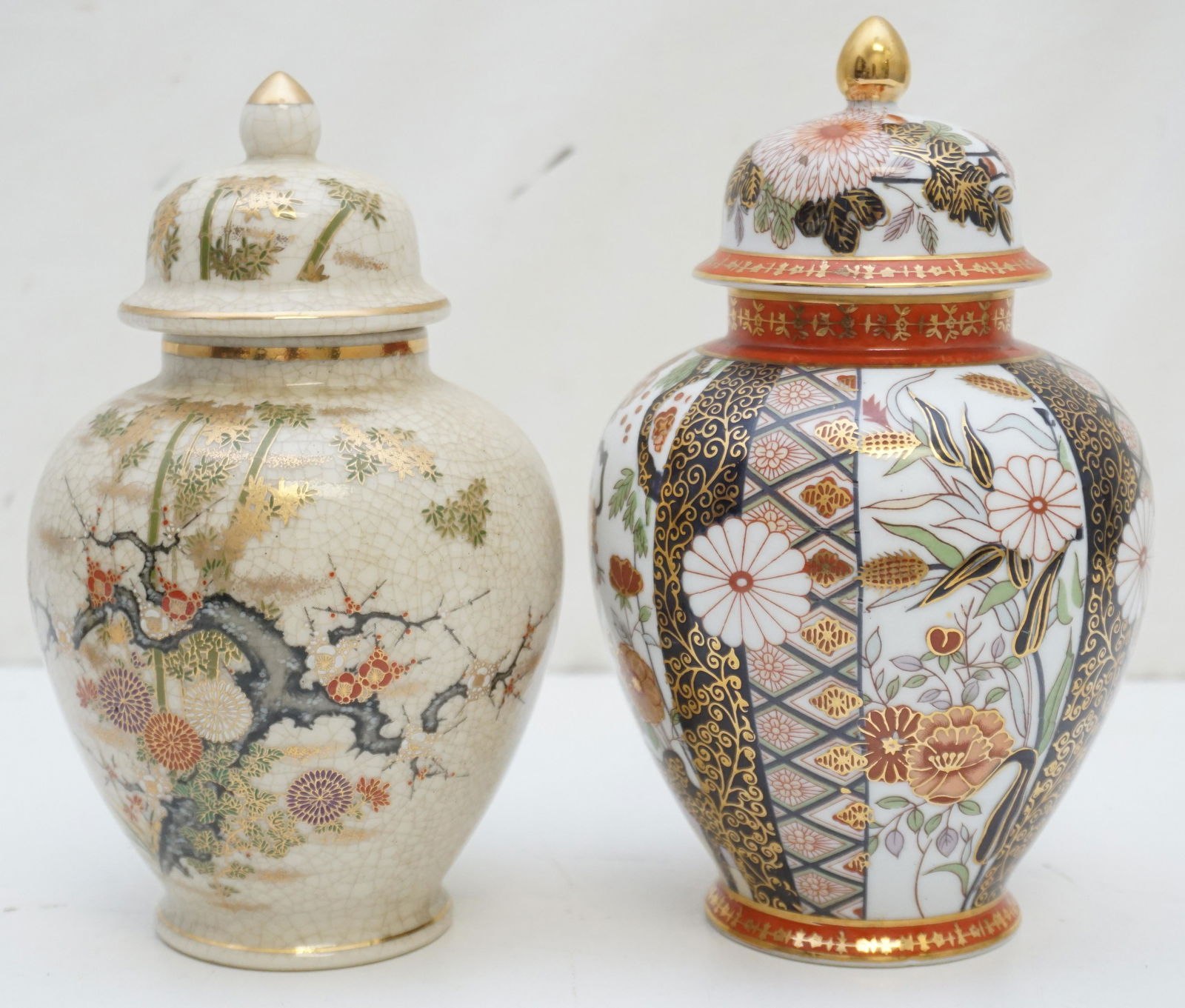 2 VINTAGE JAPANESE PORCELAIN GINGER JARS (1 of 8)