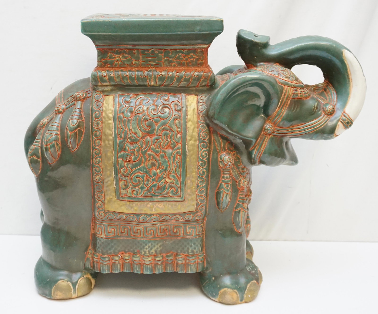 VINTAGE ELEPHANT GARDEN STOOL (1 of 6)