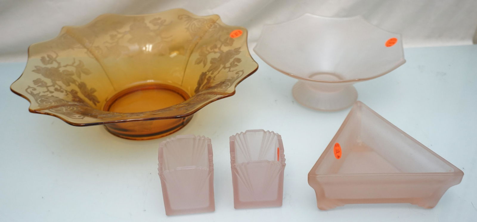 5 pc VINTAGE DECO PINK GLASS BOWLS PLUS (1 of 6)