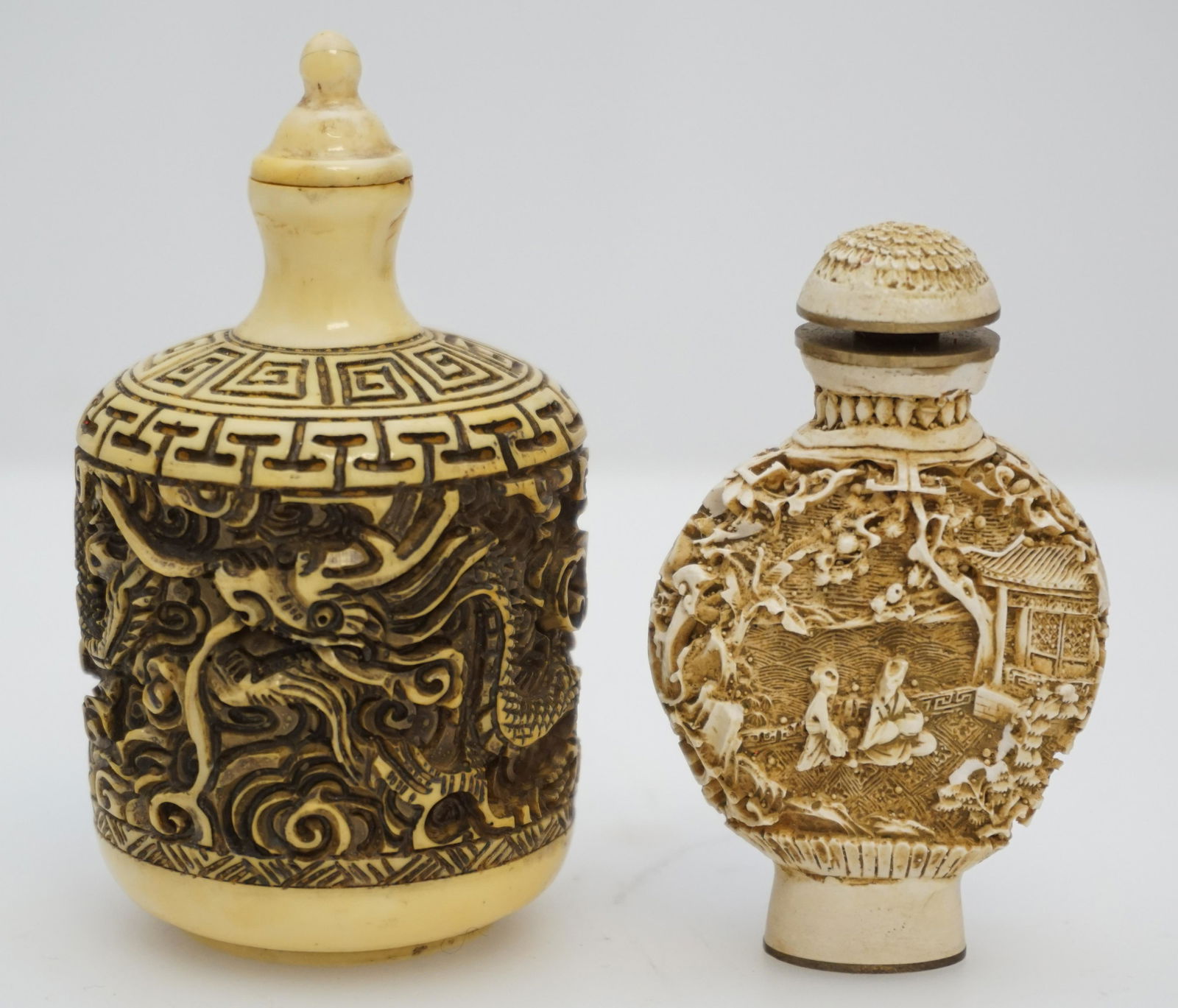 2 CHINESE CARVED SNUFF BOTTLES (1 of 7)