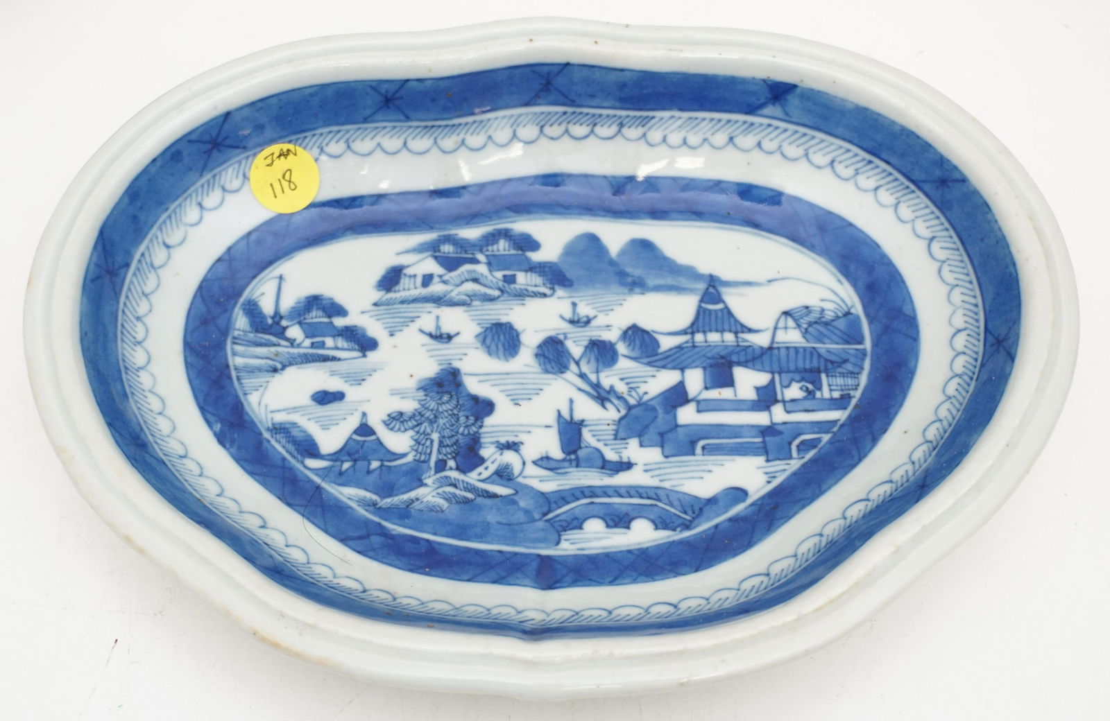 19TH C CHINESE EXPORT CANTON WARE (1 of 3)