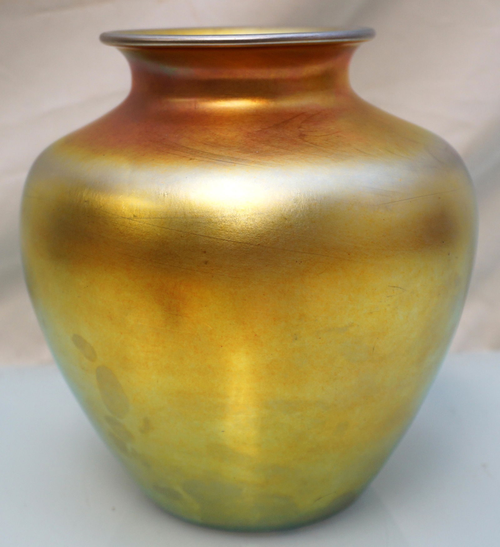 CARDER STEUBEN GOLD AURENE VASE (1 of 5)