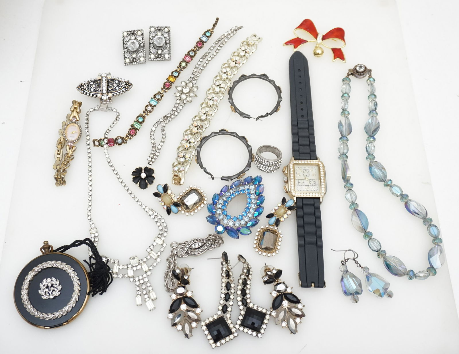 VINTAGE RHINESTONE / CRYSTAL JEWELRY (1 of 8)