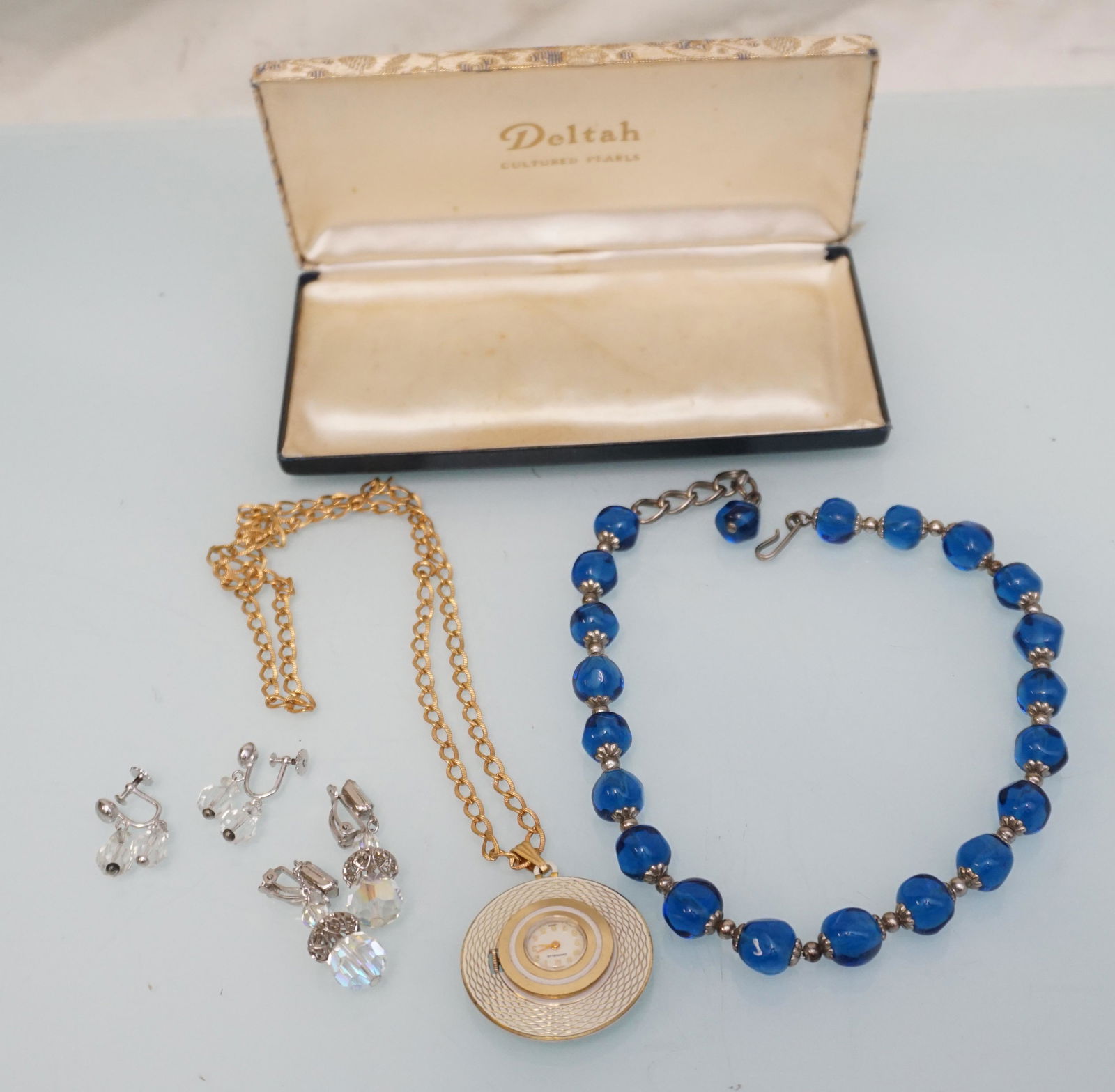 4 pc ESTATE VINTAGE COSTUME JEWELRY GLASS / CRYSTAL (1 of 4)