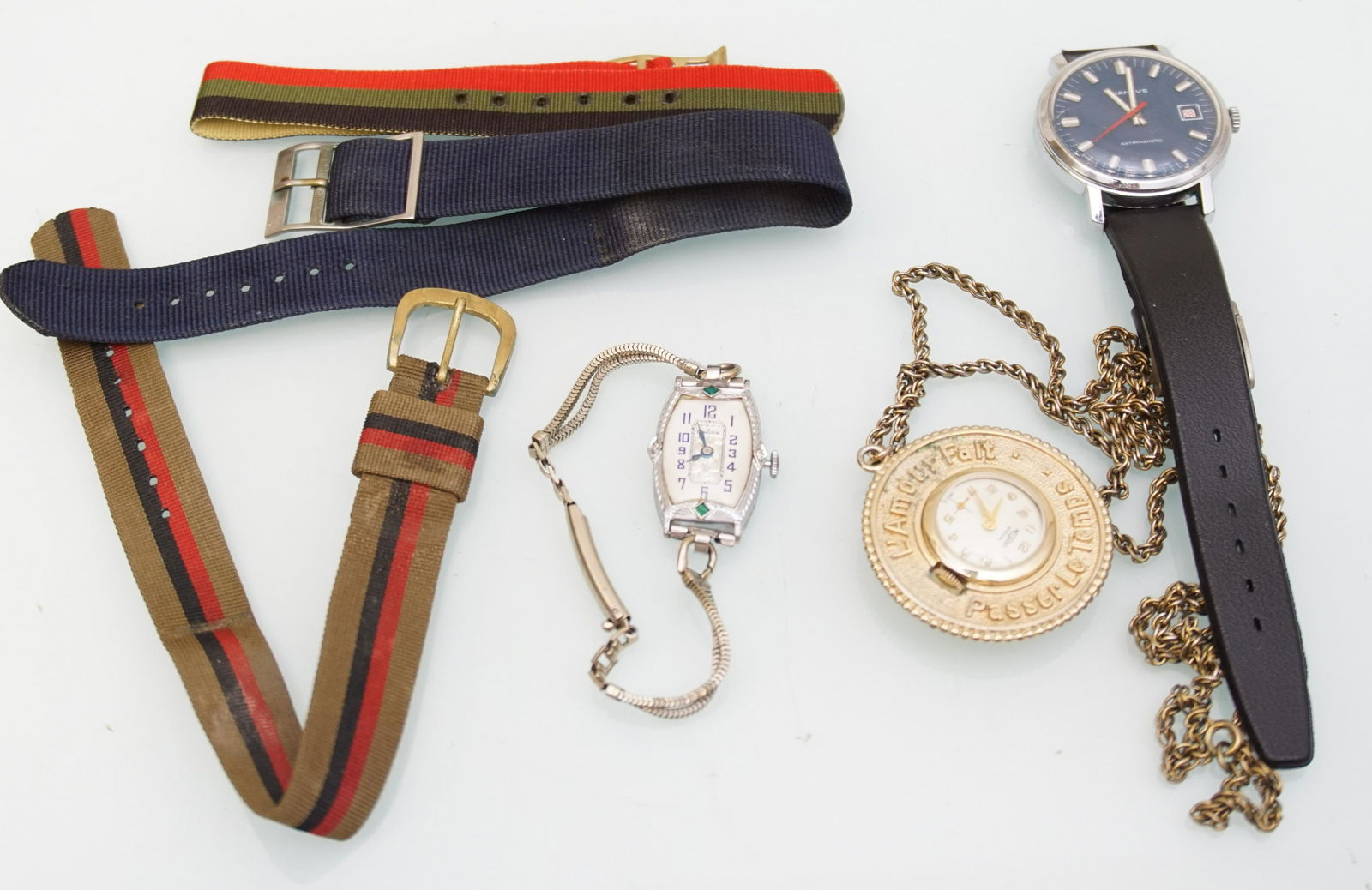 3 VINTAGE WATCHES (1 of 3)