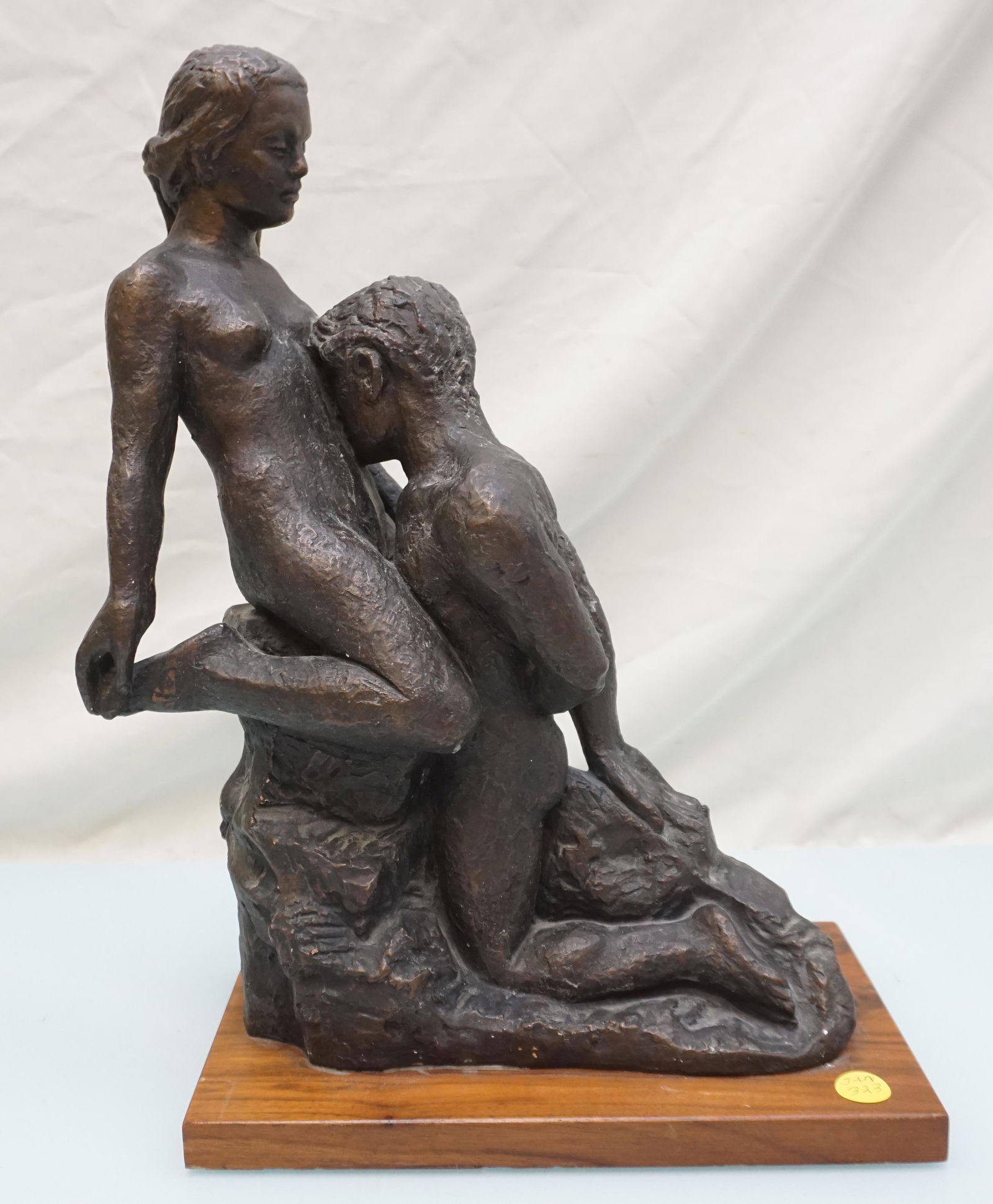 AUSTIN PRODUCTS ETERNAL IDOL SCULPTURE (1 of 5)