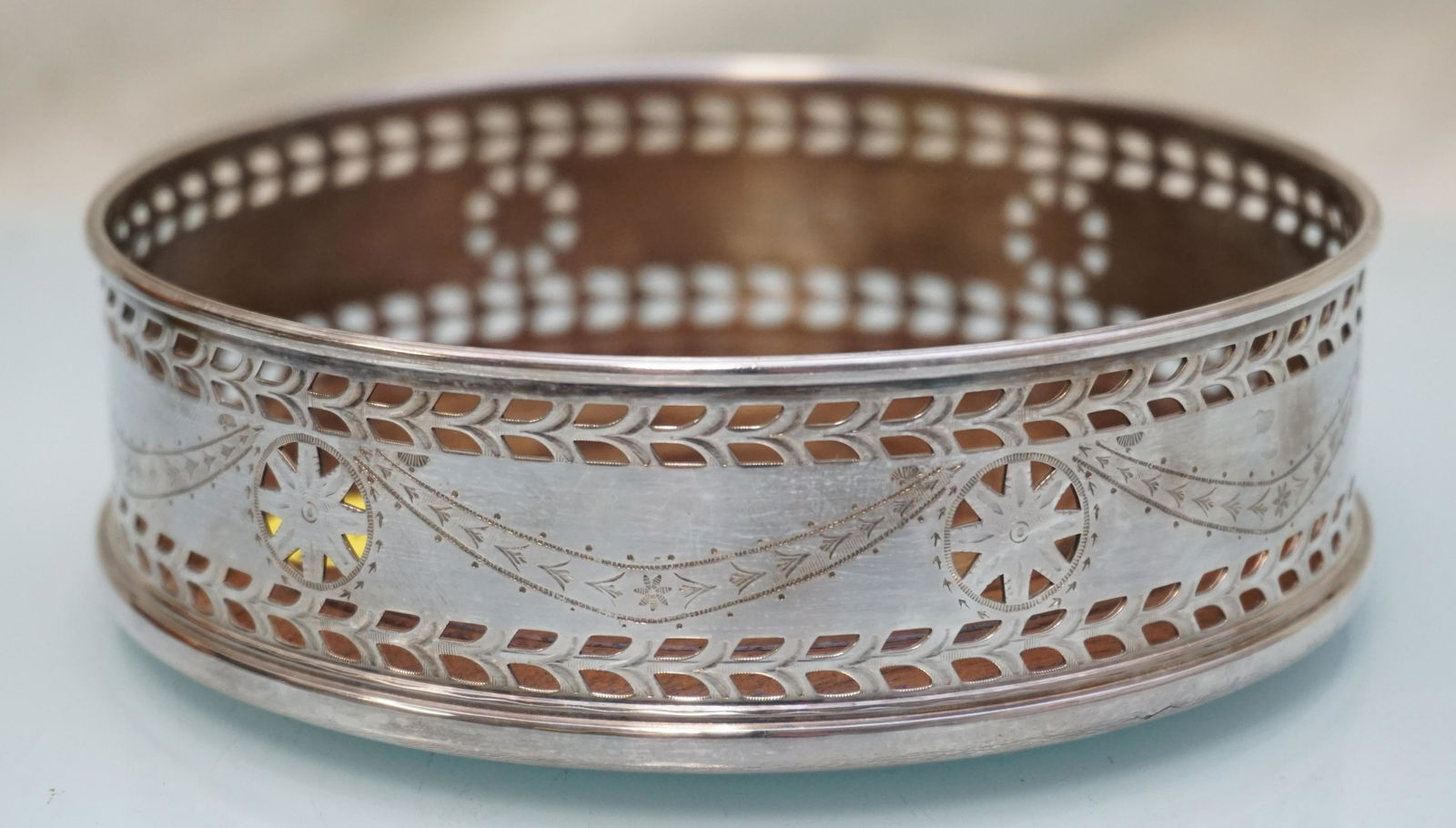 SMITHSONIAN STIEFF PRESIDENTIAL SILVERPLATE WINE COASTER: Smithsonian Institute Stieff Silver Plate Presidential Wine Coaster. Measures 5"x5"x1 1/2". Weight 6 oz. PROVENANCE: A Private Charleston SC Estate.