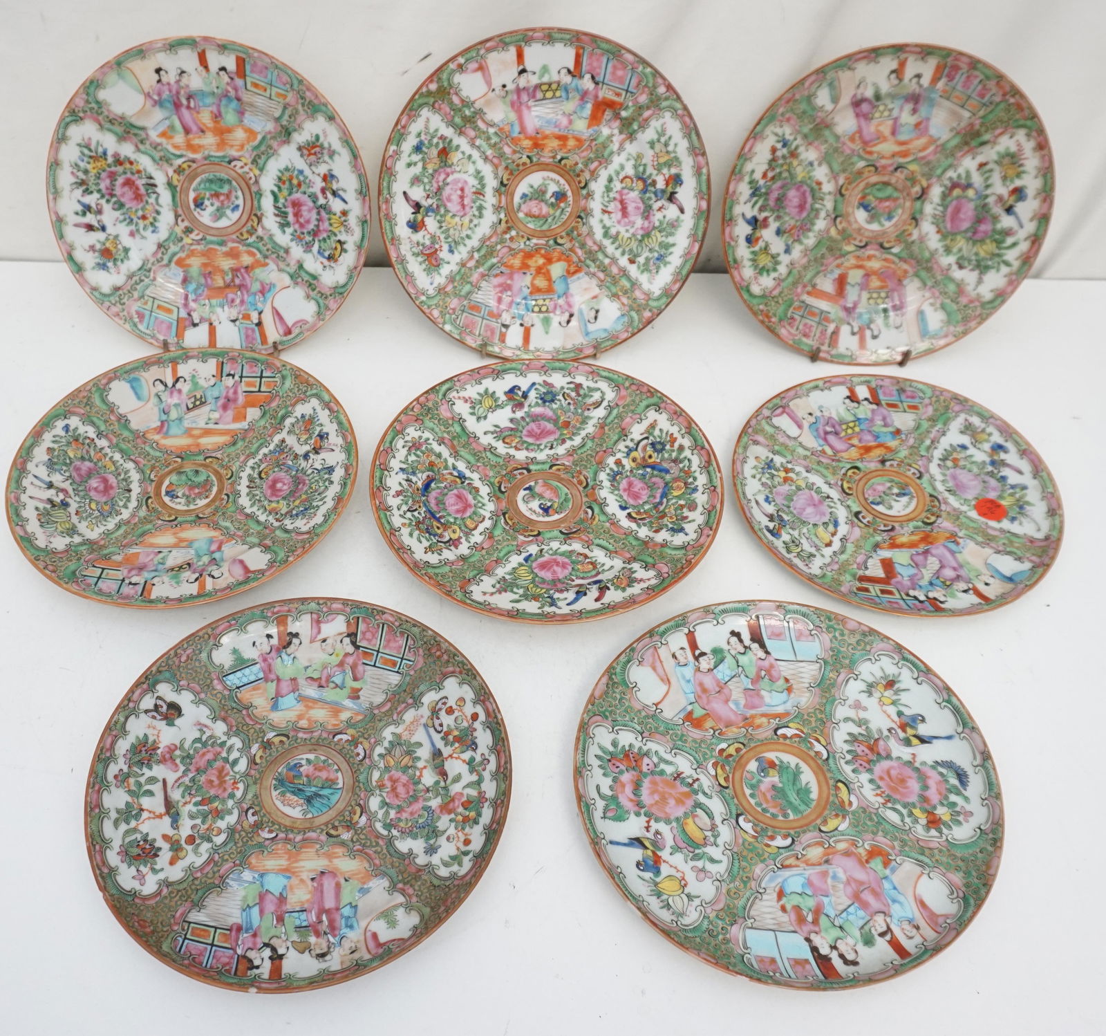 8 ROSE MEDALLION LUNCHEON PLATES (1 of 8)