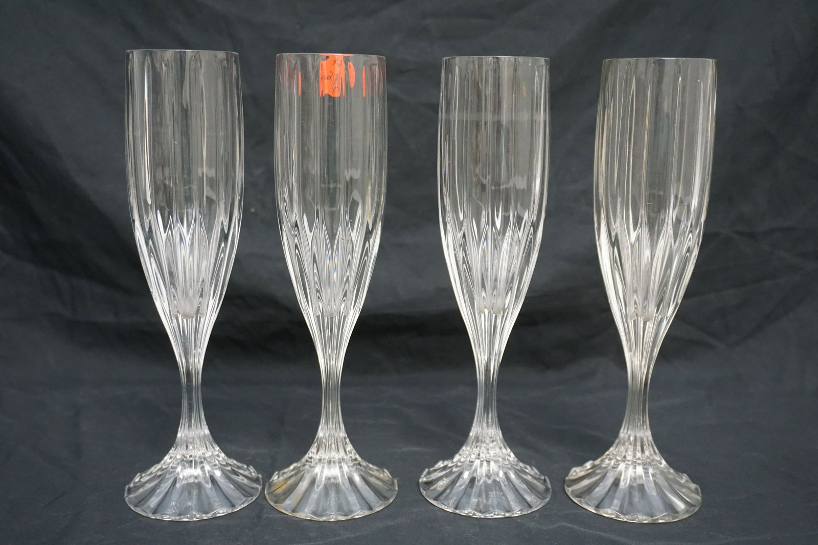 4 MIKASA PARK LANE CHAMPAGE FLUTES (1 of 4)