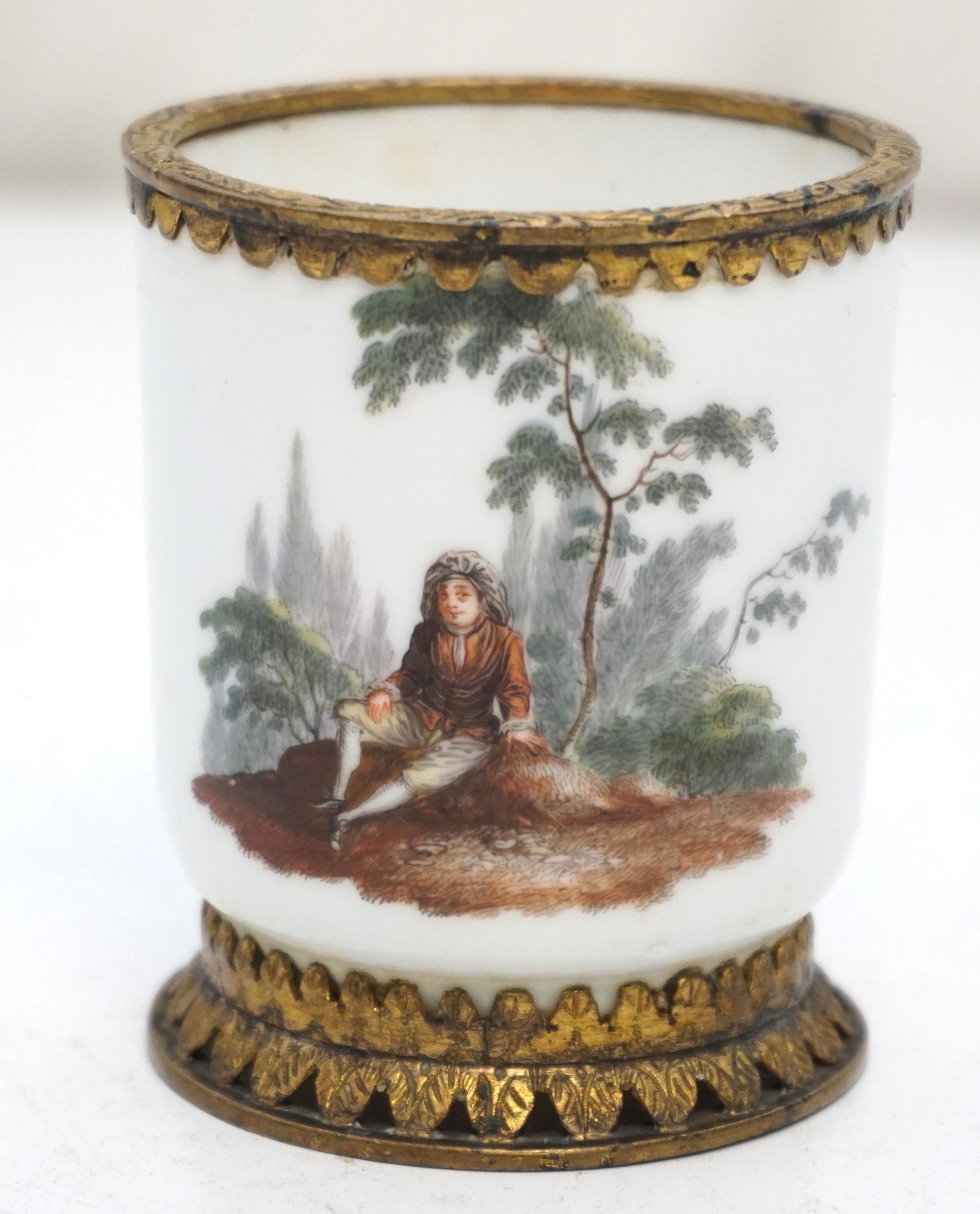ANTIQUE MEISSEN SMALL CACHEPOT (1 of 5)