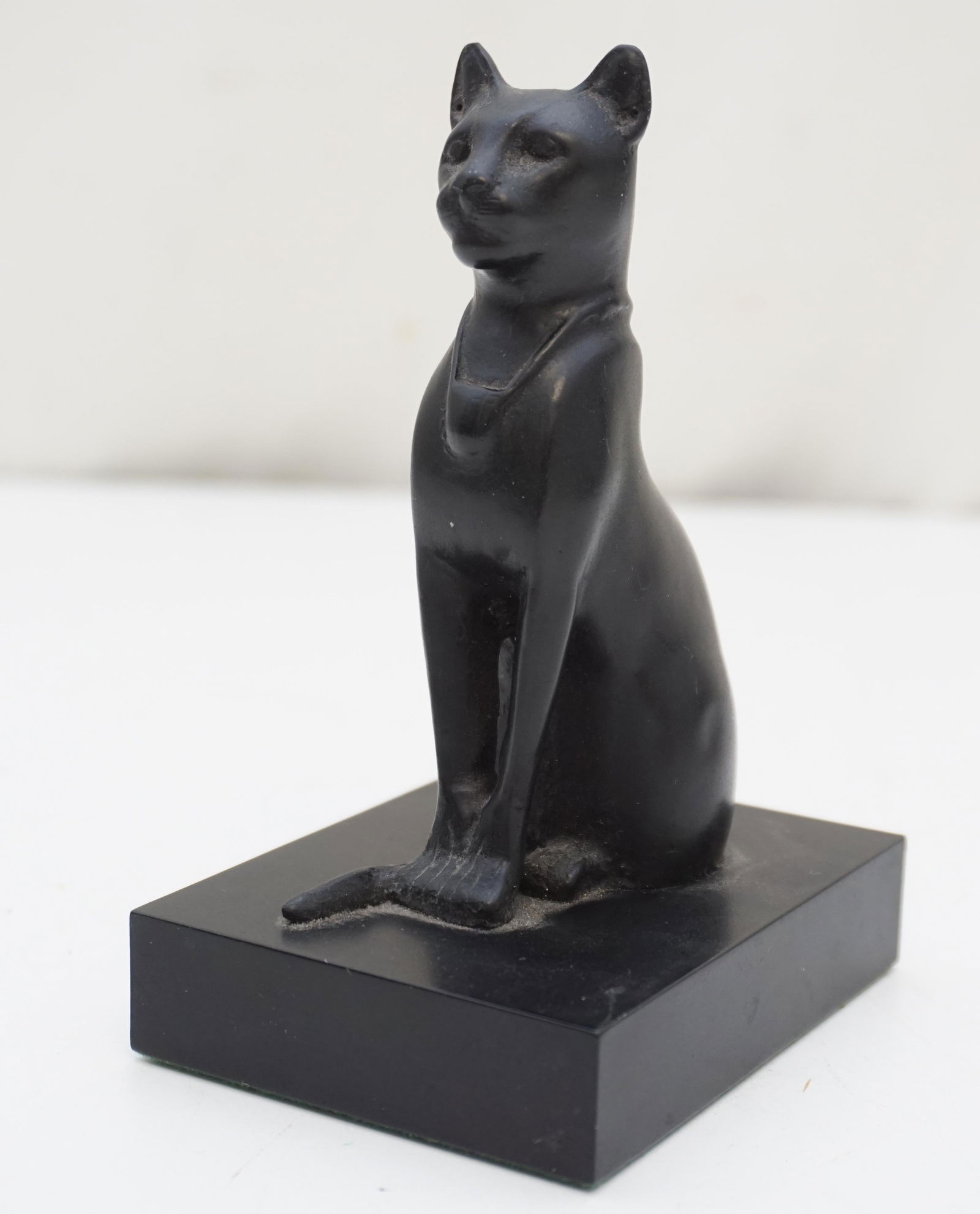EGYPTIAN CAT SCULPTURE BASTET FIGURE (1 of 5)
