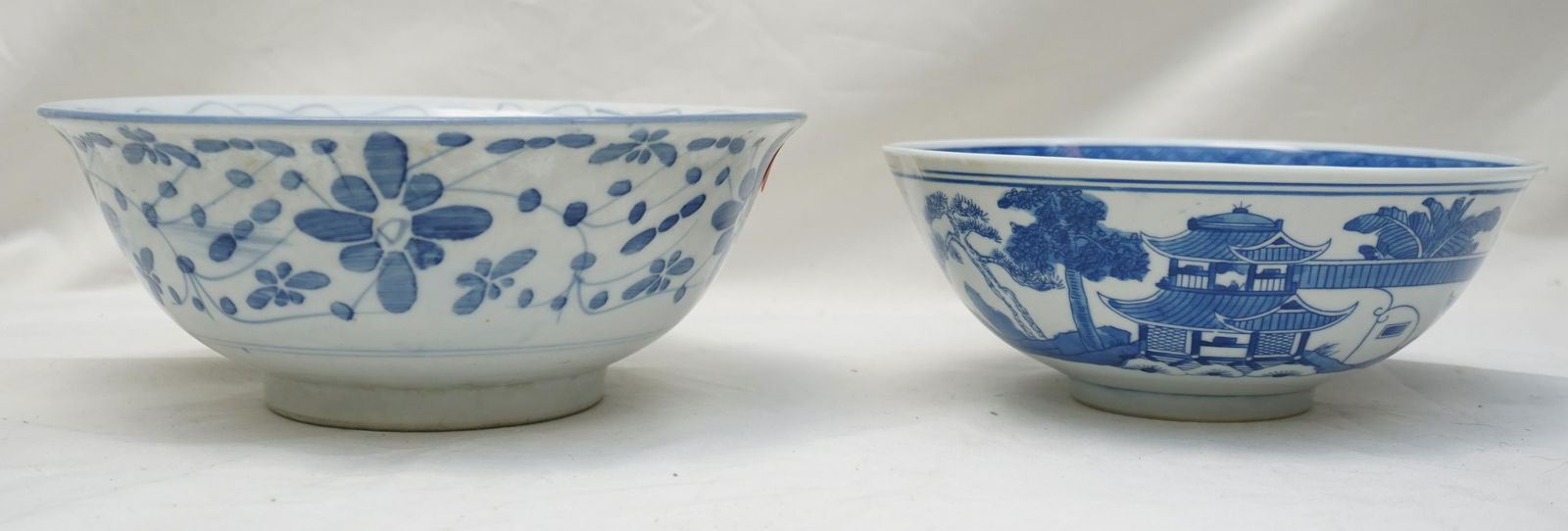 2PC CHINESE EXPORT BOWLS (1 of 7)